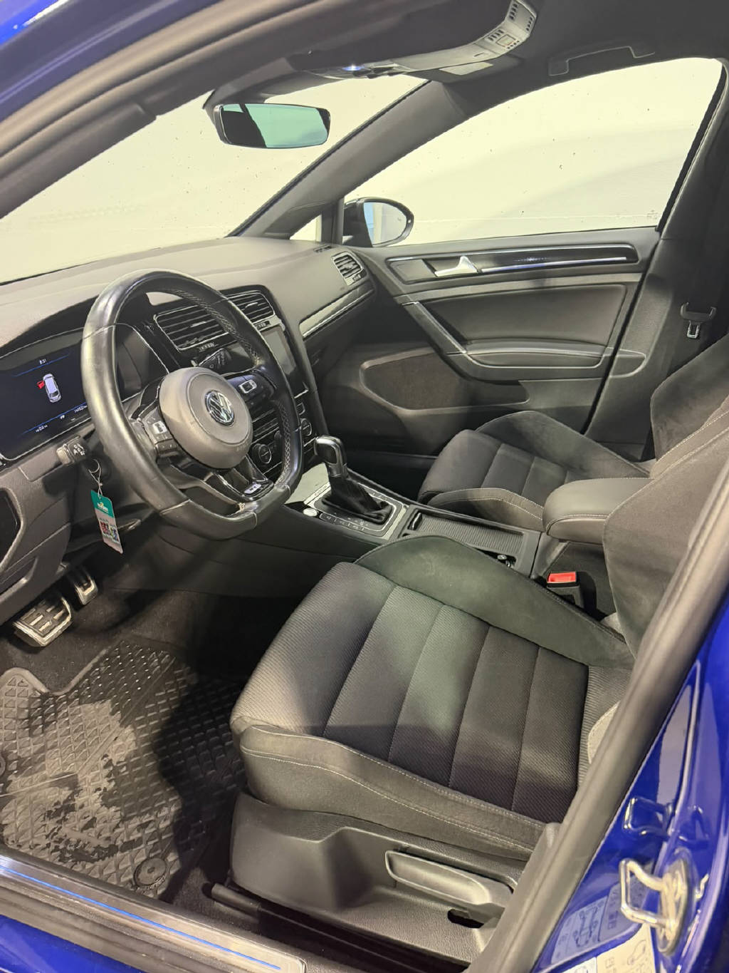 VW Golf VII Variant 2.0 TSI R 310 DSG 4moti-image-7