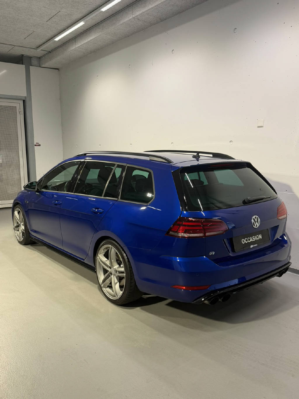 VW Golf VII Variant 2.0 TSI R 310 DSG 4moti-image-3