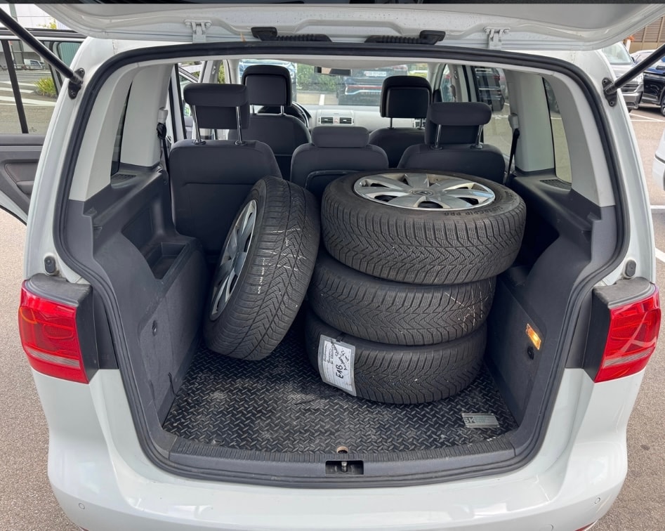 VW Touran 2.0 TDI BlueMotion Technology Cup DSG-image-8