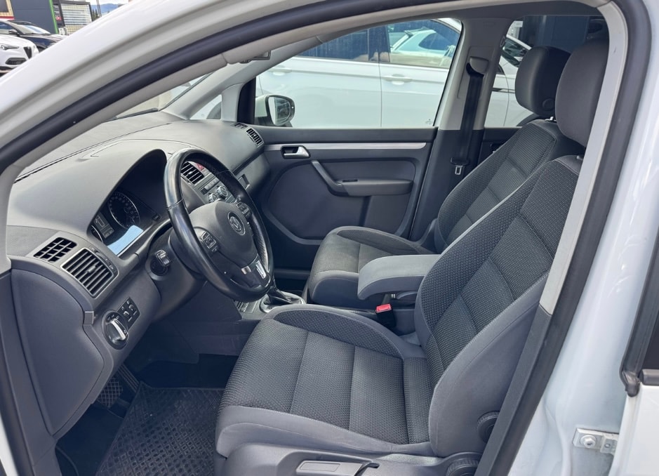 VW Touran 2.0 TDI BlueMotion Technology Cup DSG-image-4