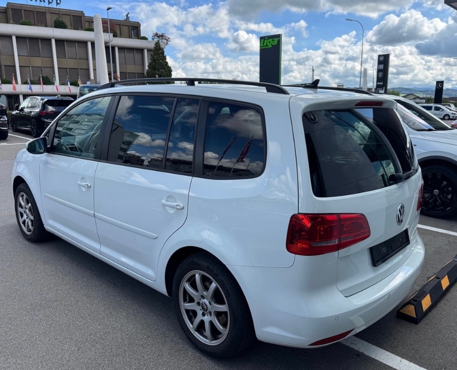 VW Touran 2.0 TDI BlueMotion Technology Cup DSG-image-3