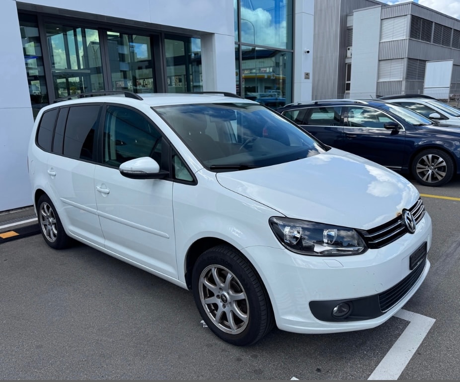 VW Touran 2.0 TDI BlueMotion Technology Cup DSG-image-1