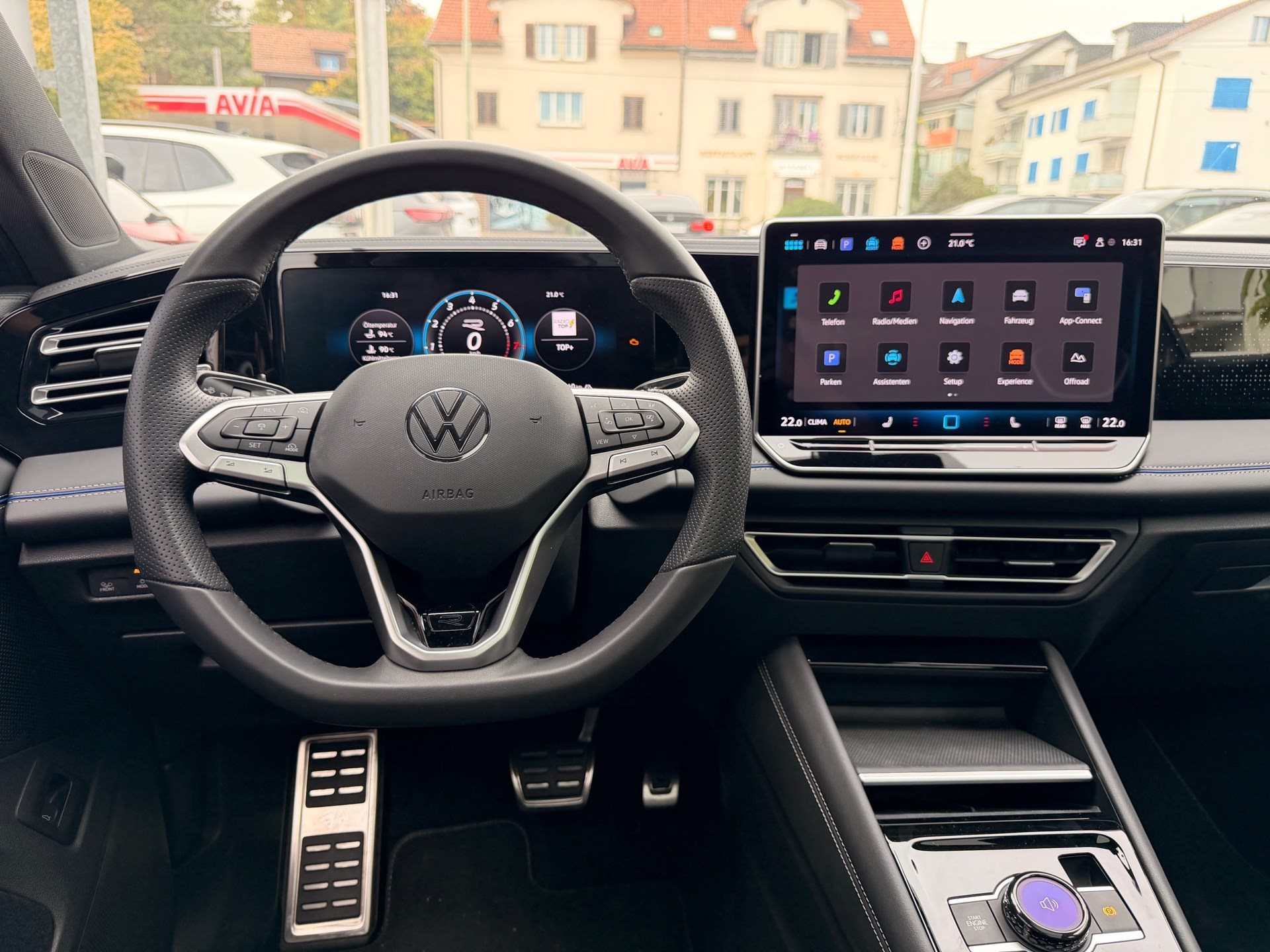 VW Tiguan 2.0 TSI 265PS 4Motion R-Line ***PANORAMADACH***-image-8