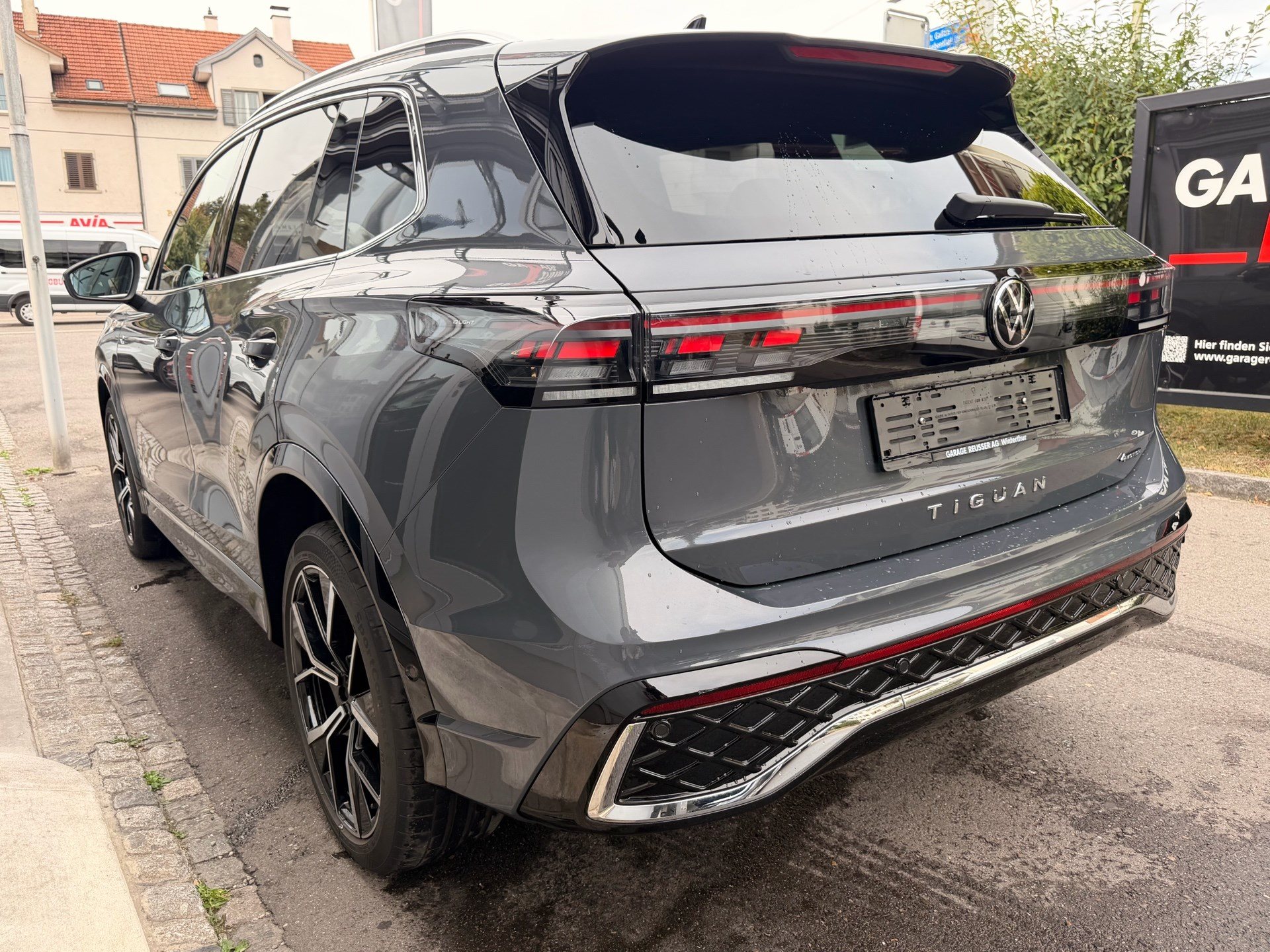 VW Tiguan 2.0 TSI 265PS 4Motion R-Line ***PANORAMADACH***-image-5