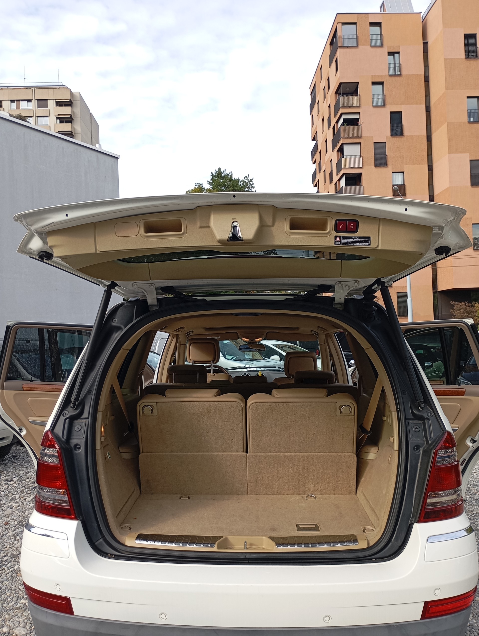 MERCEDES-BENZ GL-image-13