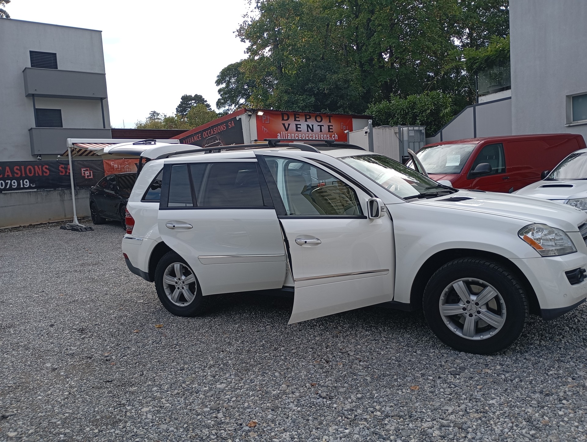 MERCEDES-BENZ GL-image-11
