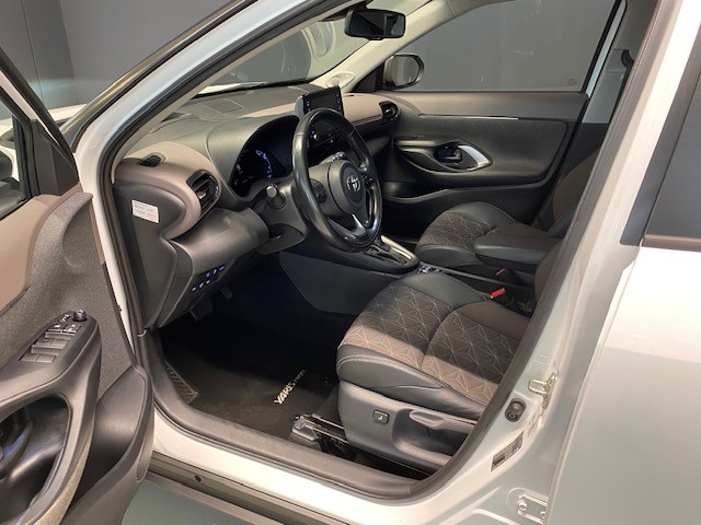 TOYOTA Yaris Cross 1.5 VVT-i HSD Elegant AWD-i-image-4
