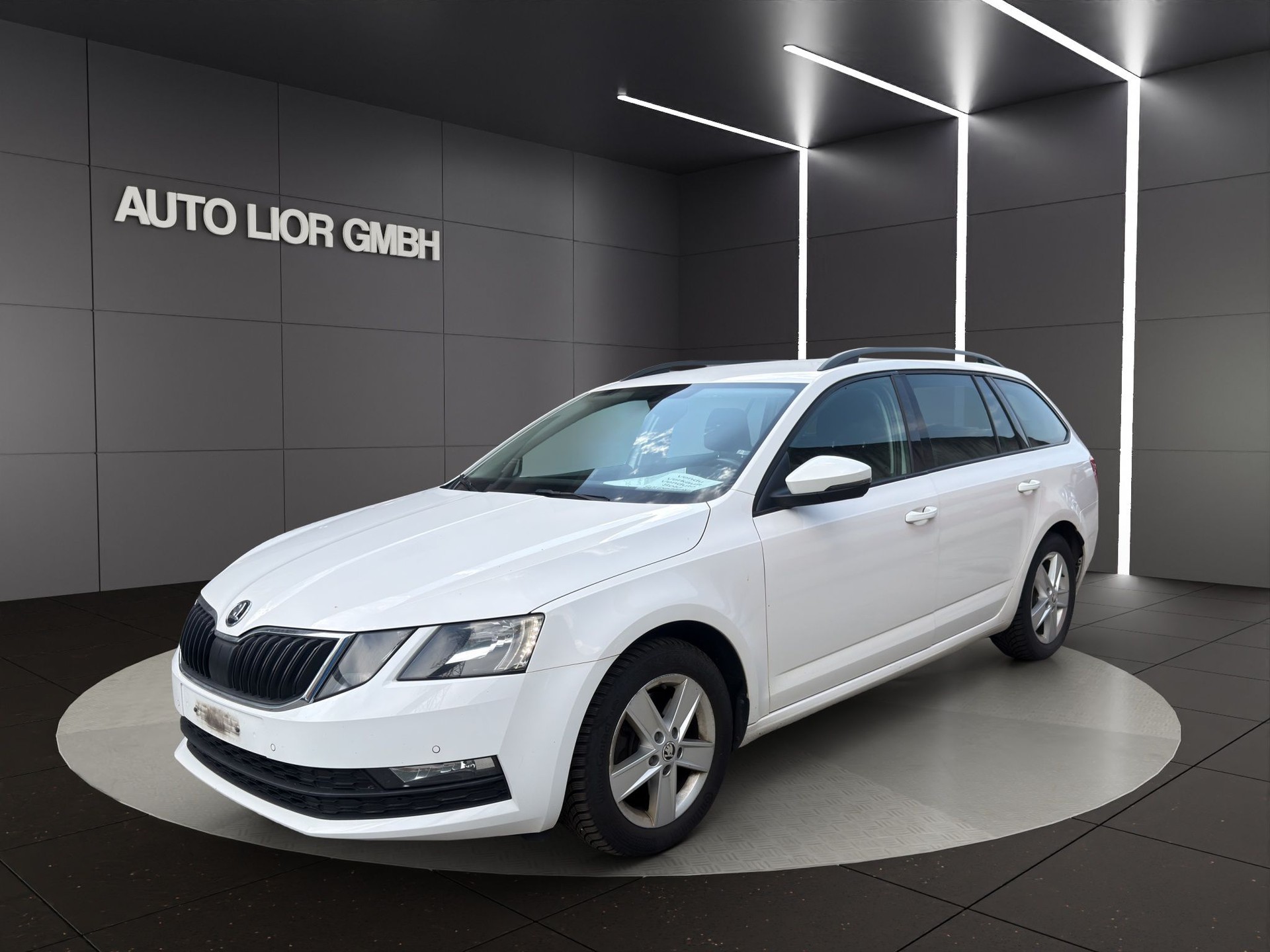 SKODA Octavia Combi 2.0 TDI Style 4x4 DSG-image-0