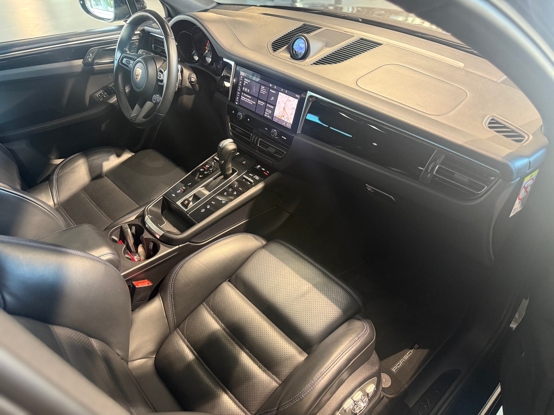 PORSCHE Macan GTS PDK-image-12