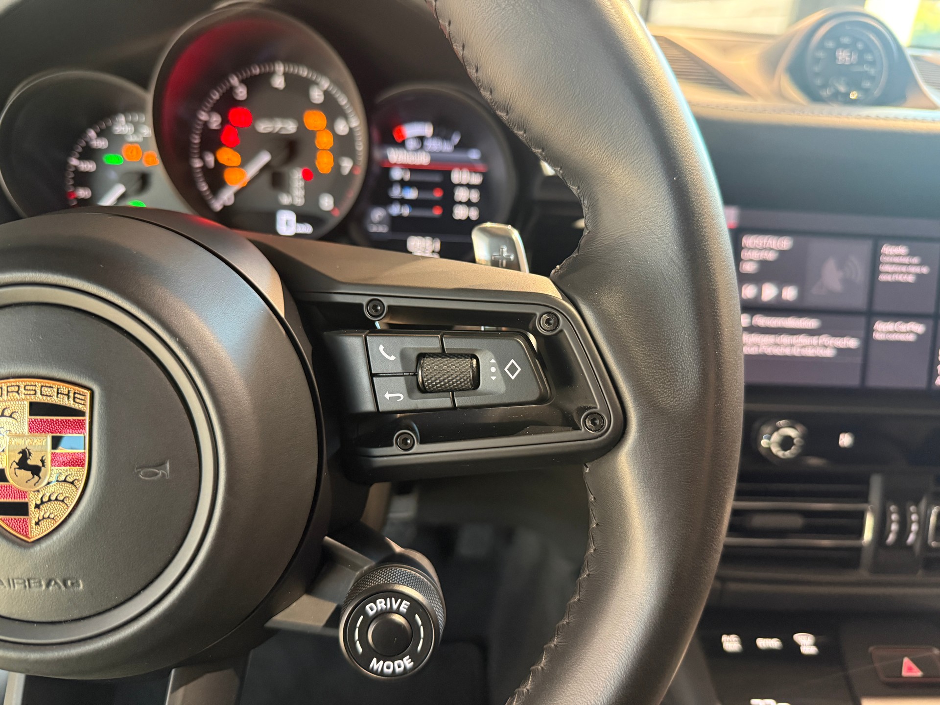 PORSCHE Macan GTS PDK-image-16