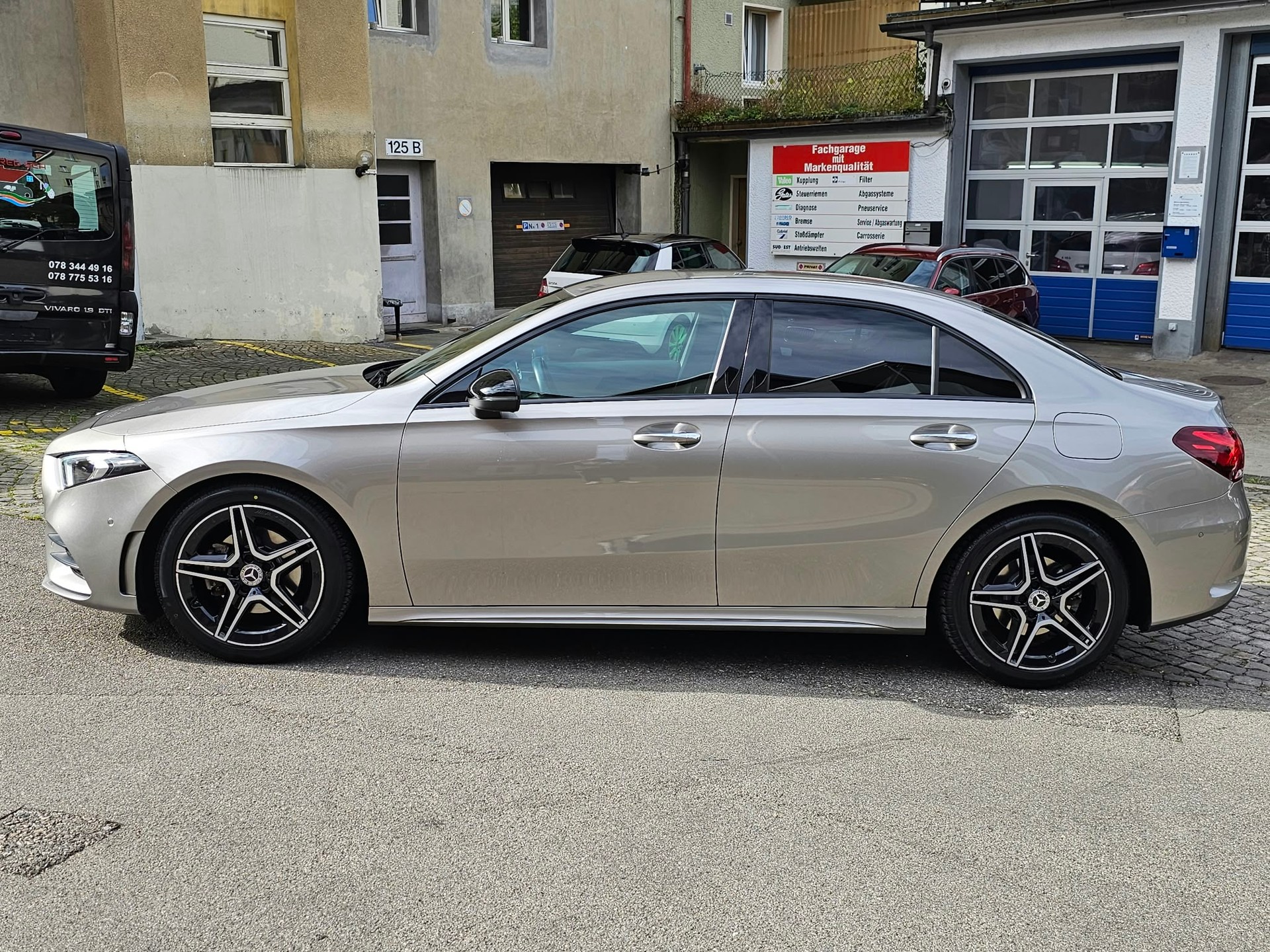 MERCEDES-BENZ A 200 AMG Line 7G-DCT-image-1