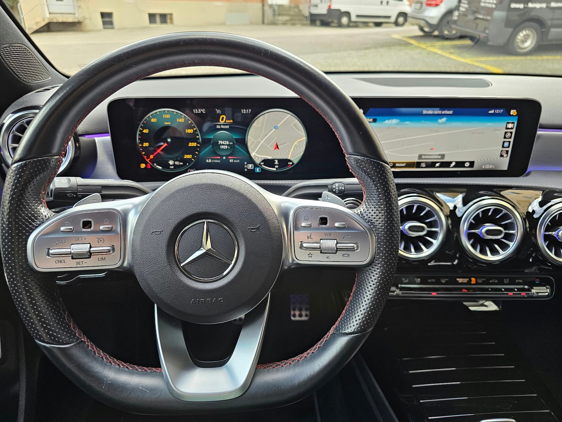 MERCEDES-BENZ A 200 AMG Line 7G-DCT-image-11