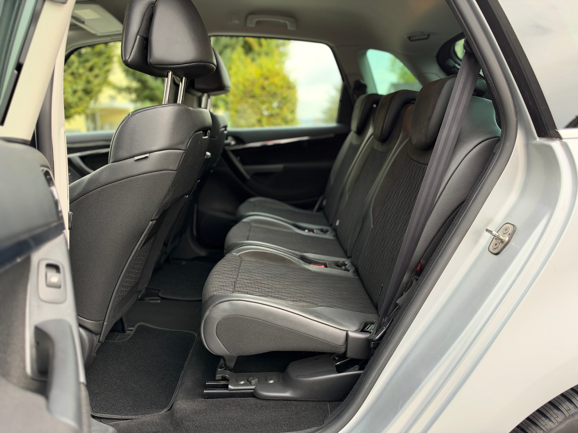 CITROEN C4 Picasso 1.6i 16V THP Séduction EGS6-image-12