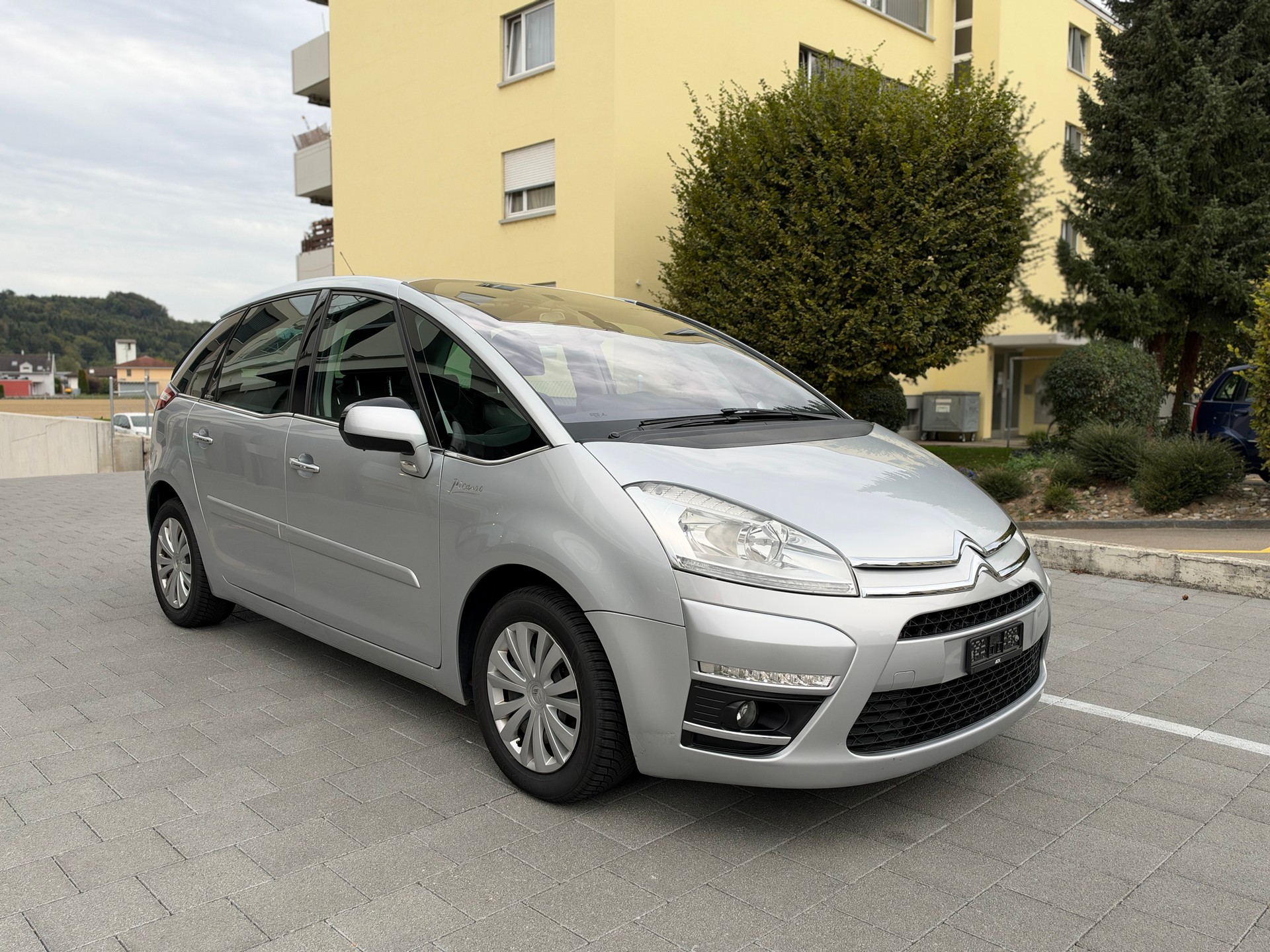 CITROEN C4 Picasso 1.6i 16V THP Séduction EGS6-image-6