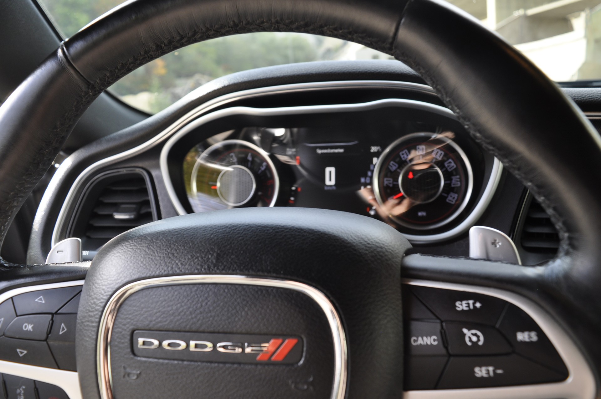 DODGE Challenger R/T-image-15