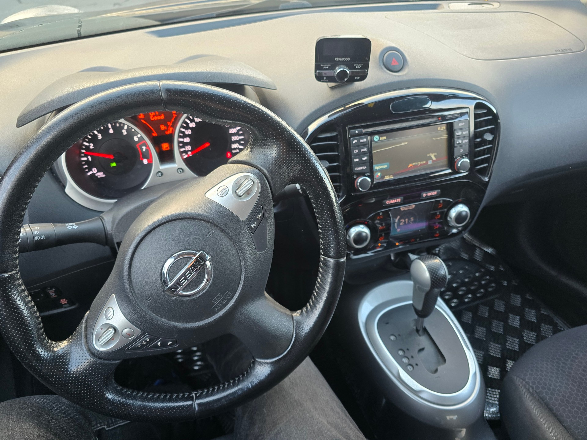 NISSAN Juke 1.6 DIG-T Shiro 4x4 Xtronic M-CVT-image-7