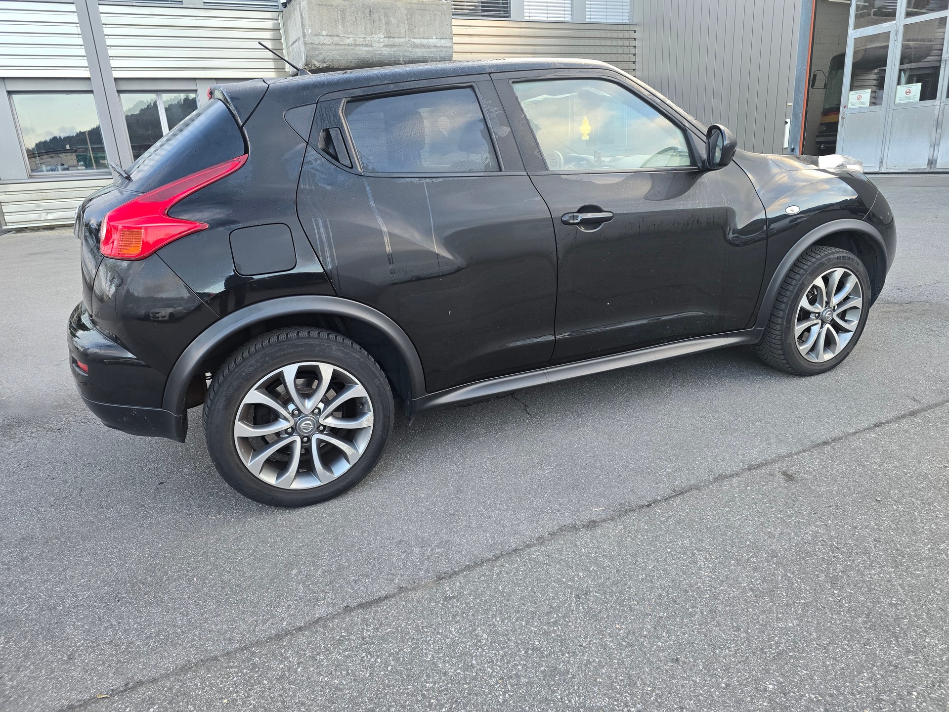 NISSAN Juke 1.6 DIG-T Shiro 4x4 Xtronic M-CVT-image-6