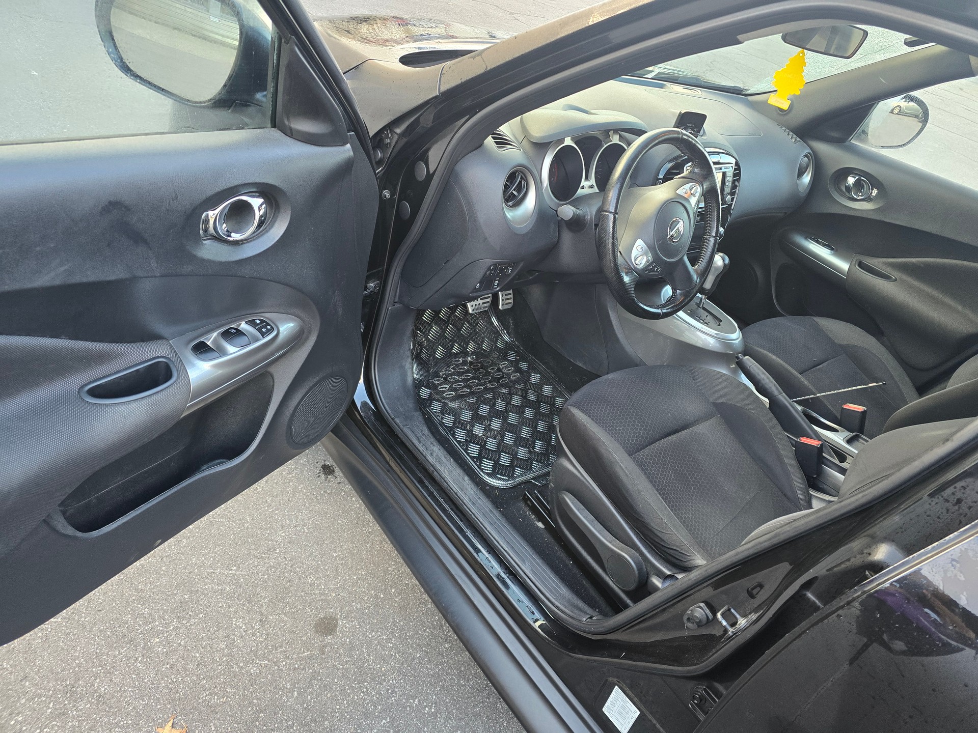 NISSAN Juke 1.6 DIG-T Shiro 4x4 Xtronic M-CVT-image-8
