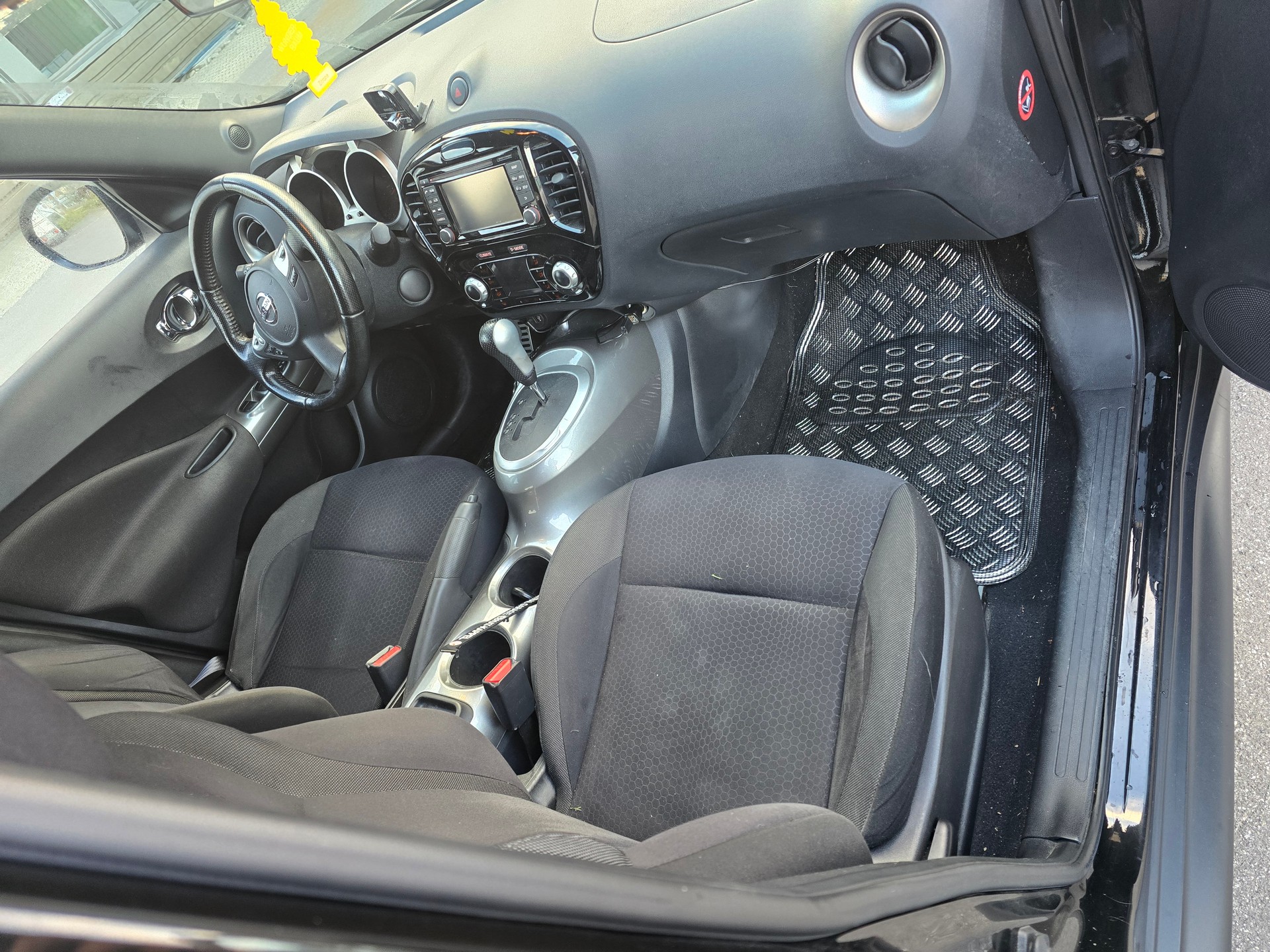 NISSAN Juke 1.6 DIG-T Shiro 4x4 Xtronic M-CVT-image-9