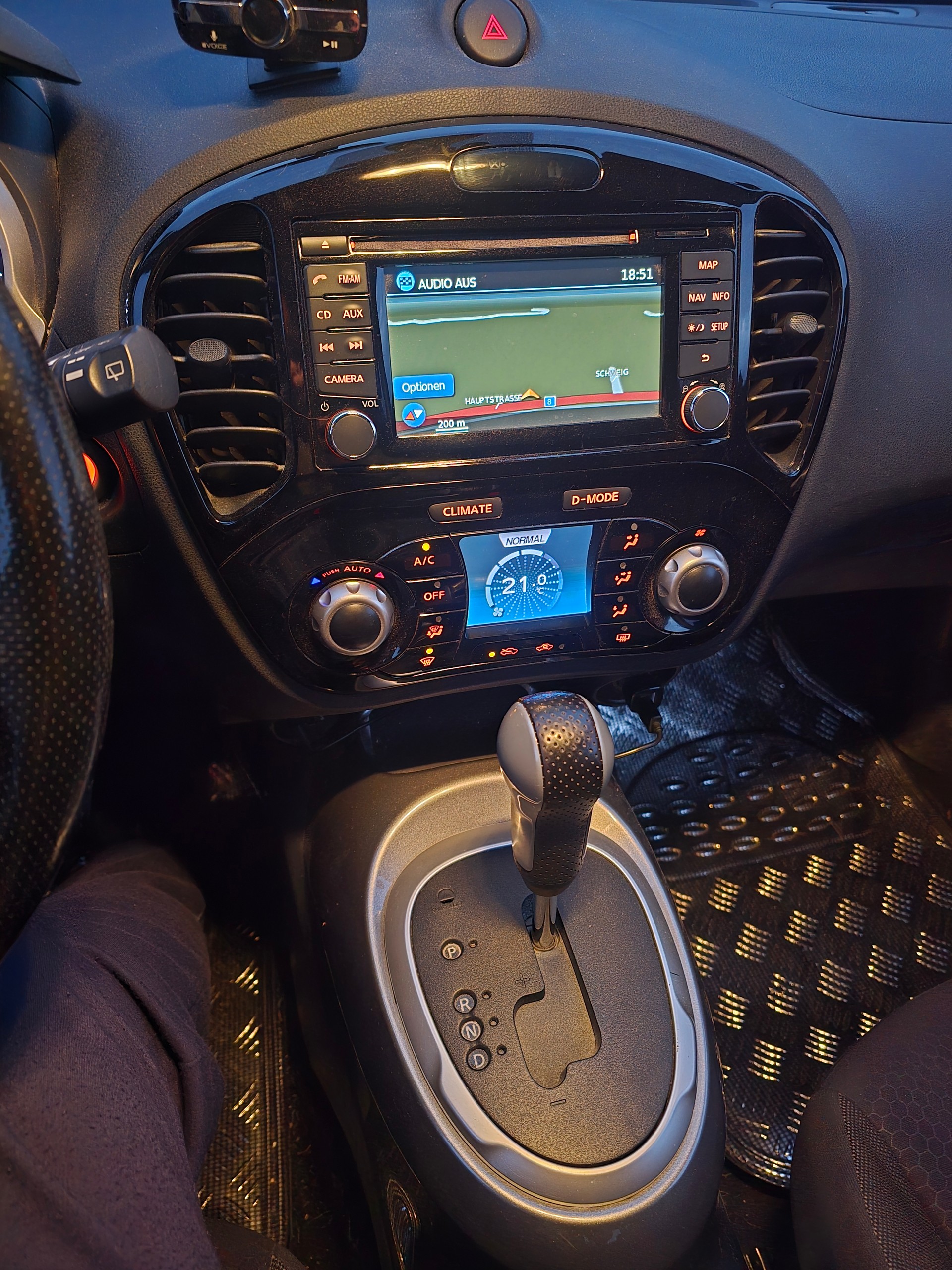 NISSAN Juke 1.6 DIG-T Shiro 4x4 Xtronic M-CVT-image-12