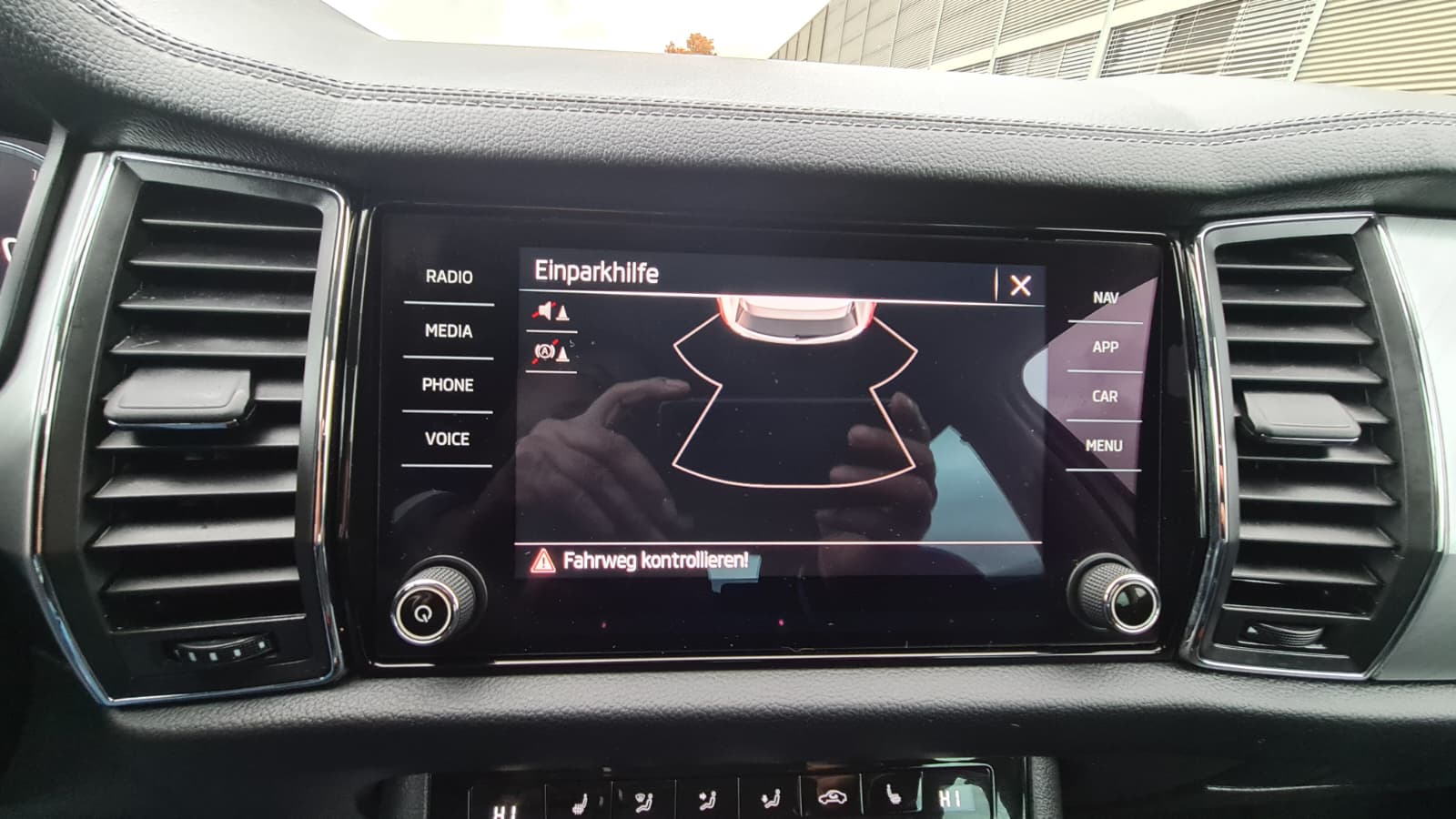 SKODA Kodiaq 2.0 TDI CR Ambition 4x4 DSG ** DSG ** 7-Plätzer ** Gr-Navi ** Sitzheizung ** Abstandsregelsysteme ** Ab MFK-image-14