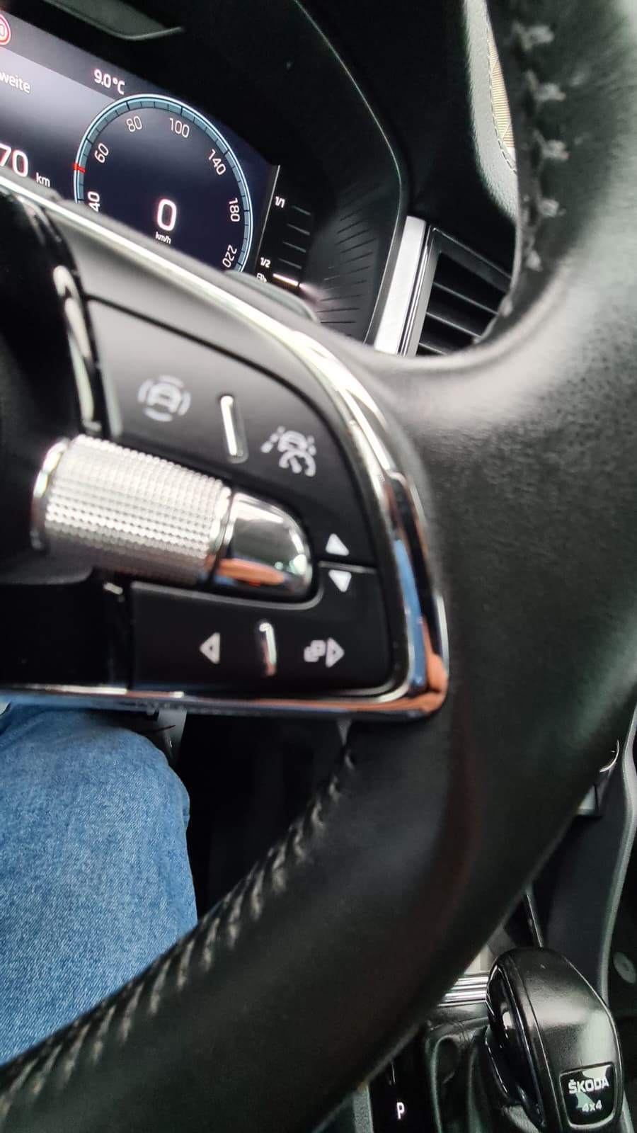 SKODA Kodiaq 2.0 TDI CR Ambition 4x4 DSG ** DSG ** 7-Plätzer ** Gr-Navi ** Sitzheizung ** Abstandsregelsysteme ** Ab MFK-image-11