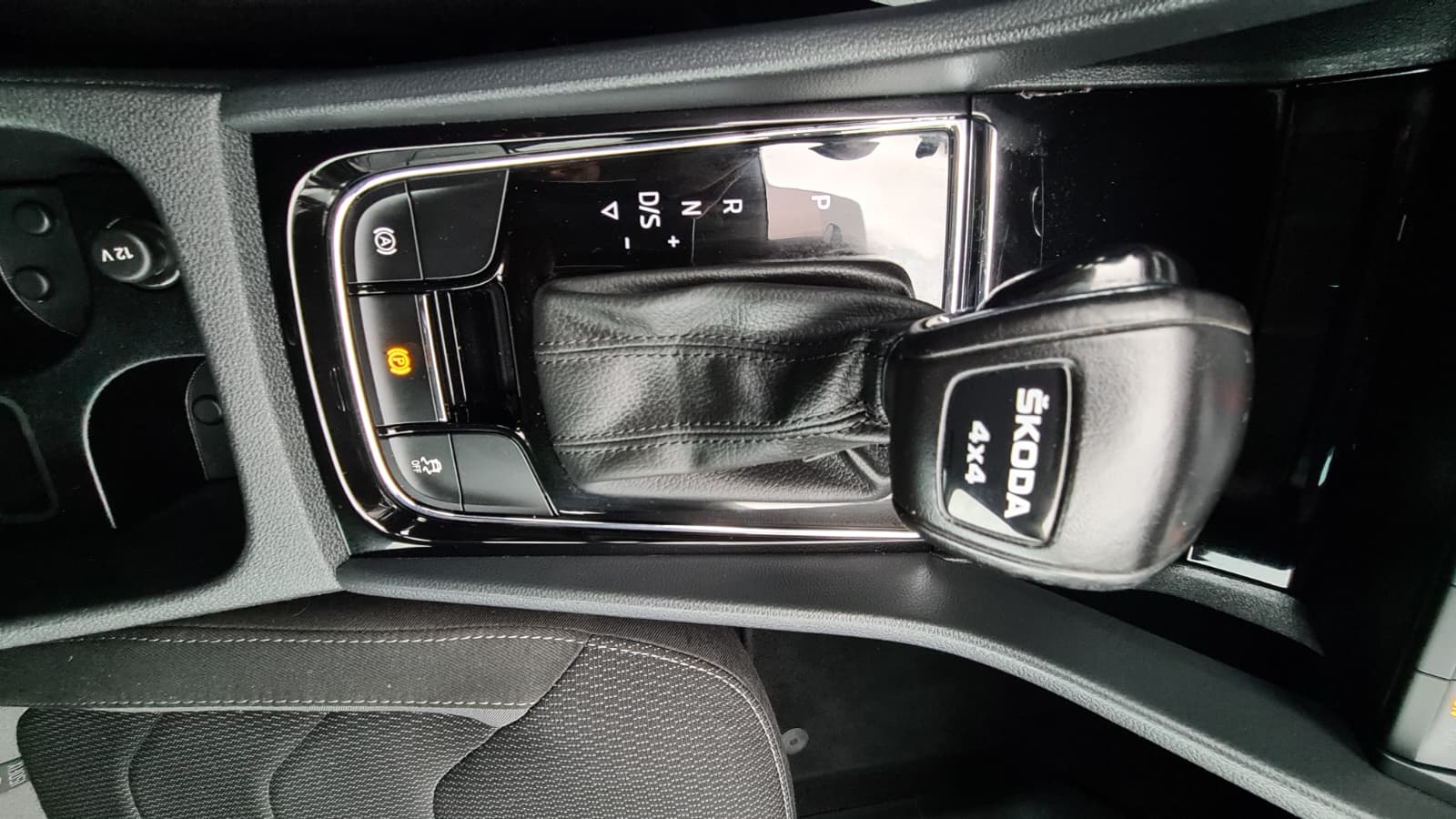 SKODA Kodiaq 2.0 TDI CR Ambition 4x4 DSG ** DSG ** 7-Plätzer ** Gr-Navi ** Sitzheizung ** Abstandsregelsysteme ** Ab MFK-image-12