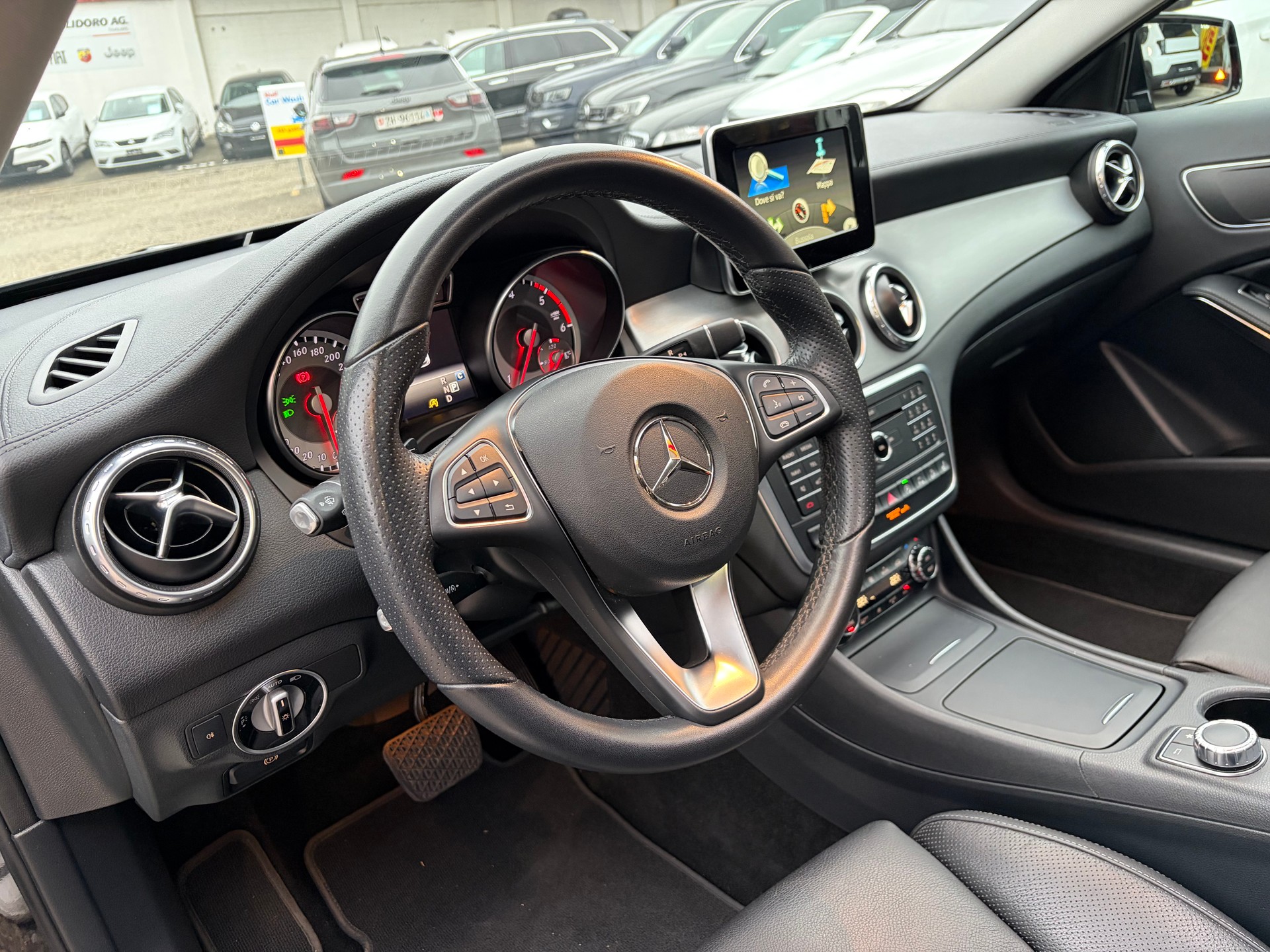 MERCEDES-BENZ GLA 200 CDI Swiss Star Edition 4Matic 7G-DCT-image-4