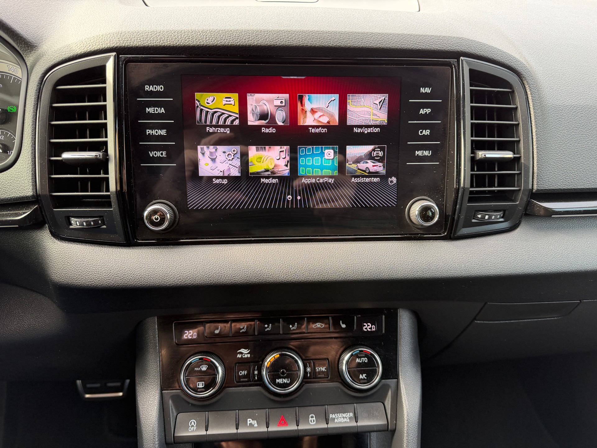 SKODA Karoq 2.0 TDI CR SportLine 4x4 DSG-image-12
