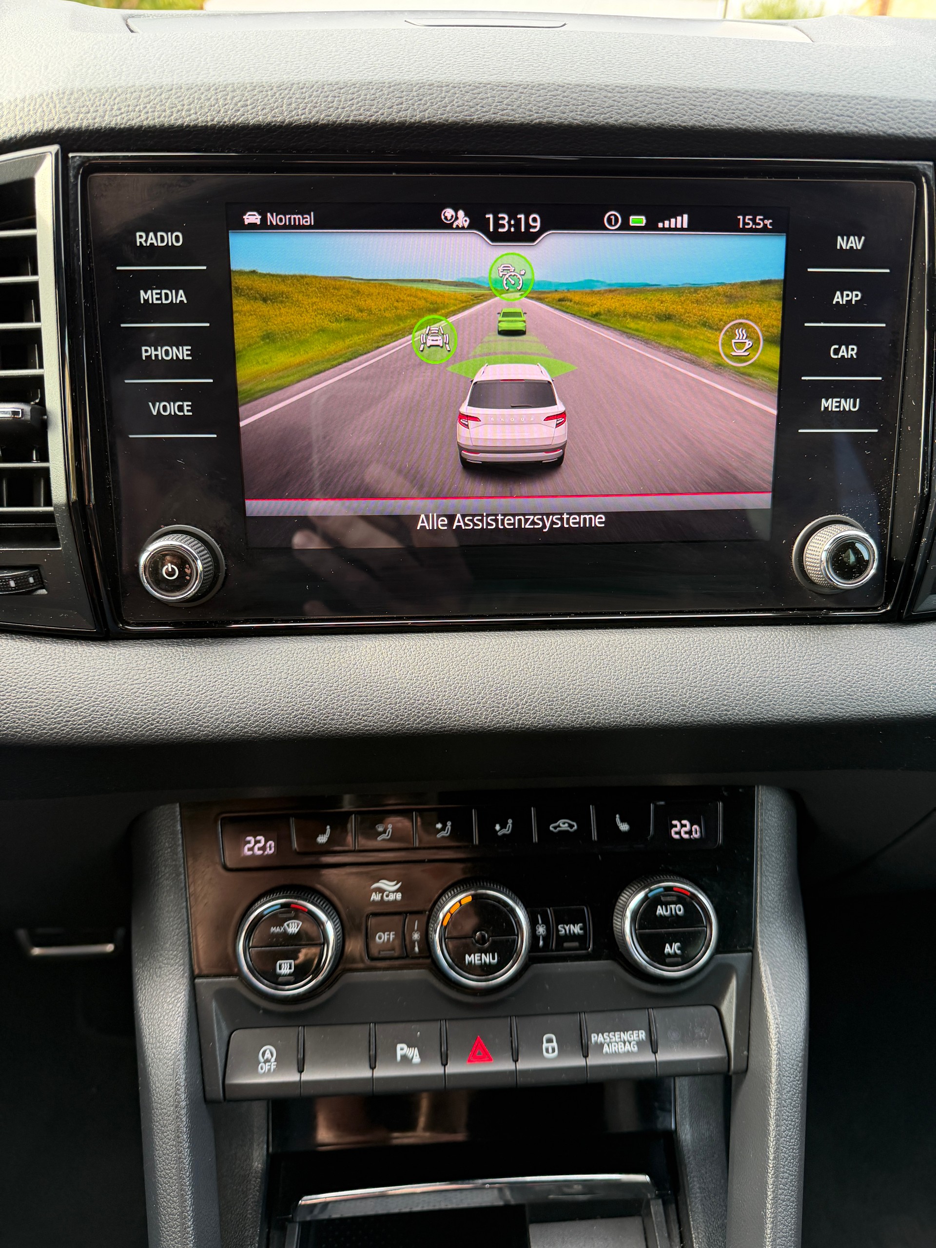 SKODA Karoq 2.0 TDI CR SportLine 4x4 DSG-image-13