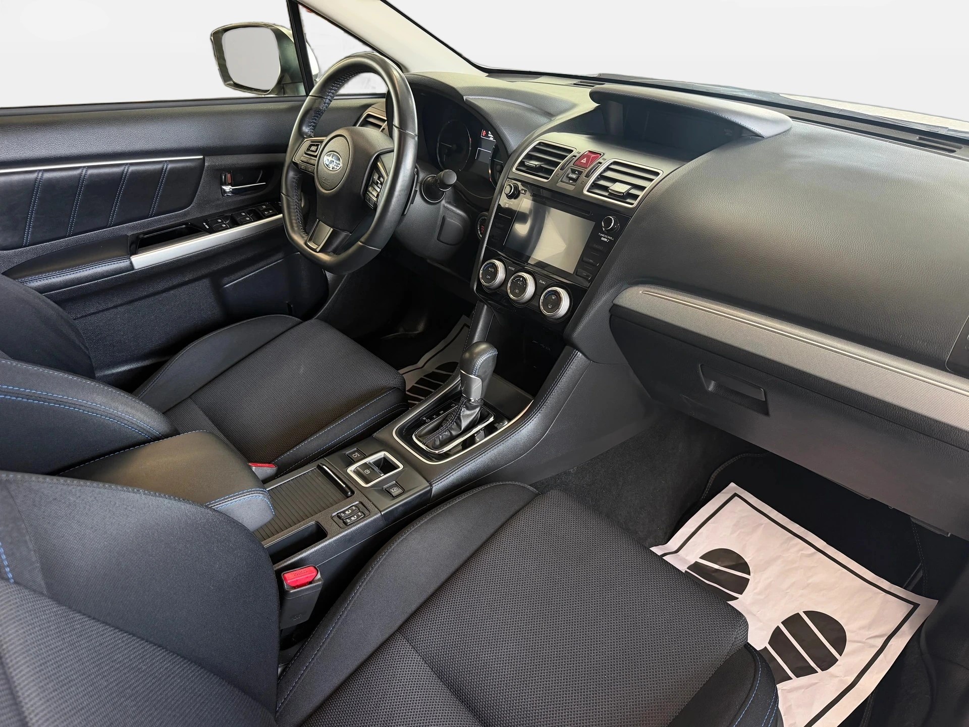 SUBARU Levorg 2.0i Swiss Plus AWD Lineartronic | CH-Auto | 1-Hand | Ab MFK 08.2025 | AHK | Ab Service-image-8