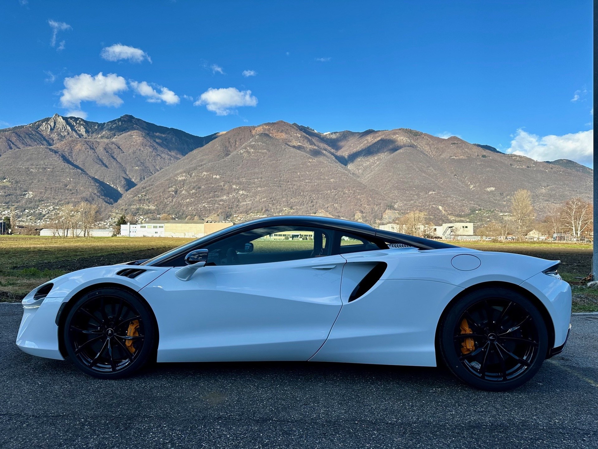 McLAREN ARTURA 3.0 V6-image-1