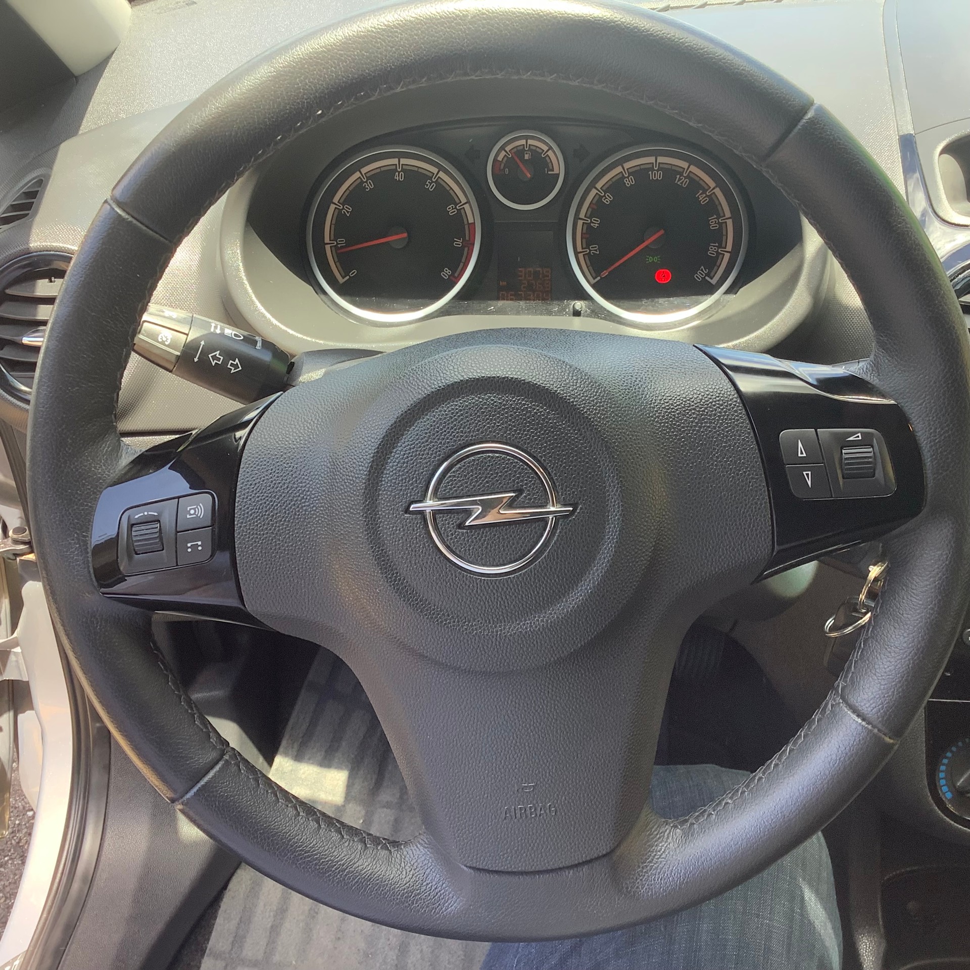 OPEL Corsa 1.4 TP Anniversary-image-8