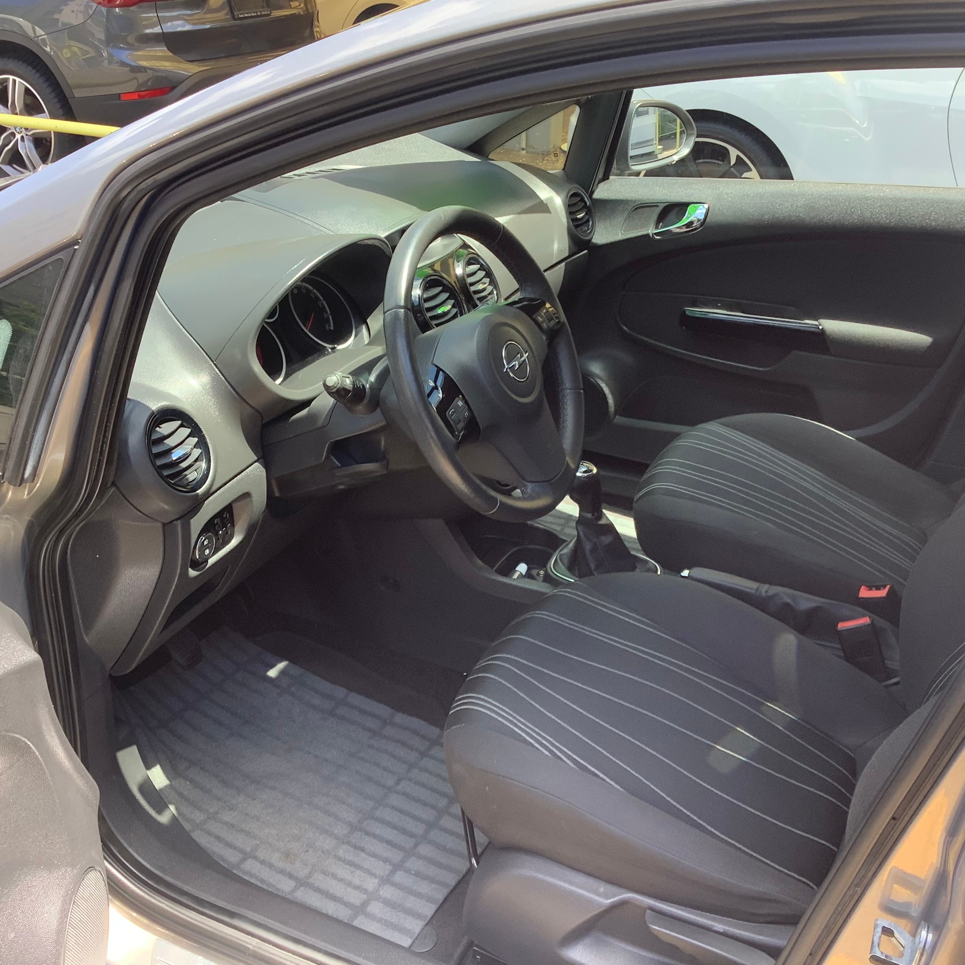 OPEL Corsa 1.4 TP Anniversary-image-7