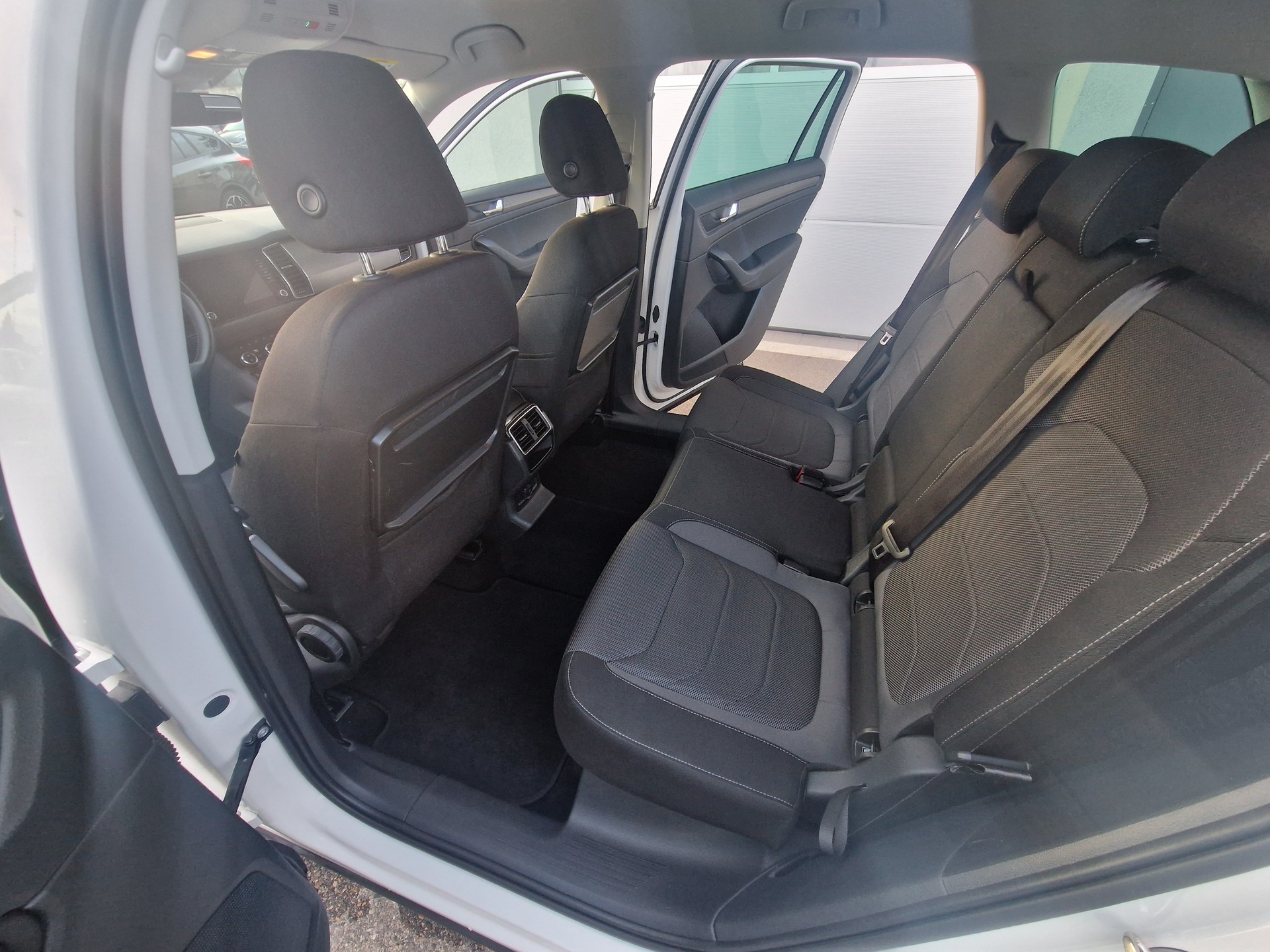 SKODA Kodiaq 2.0 TDI CR Ambition 4x4 DSG-image-9