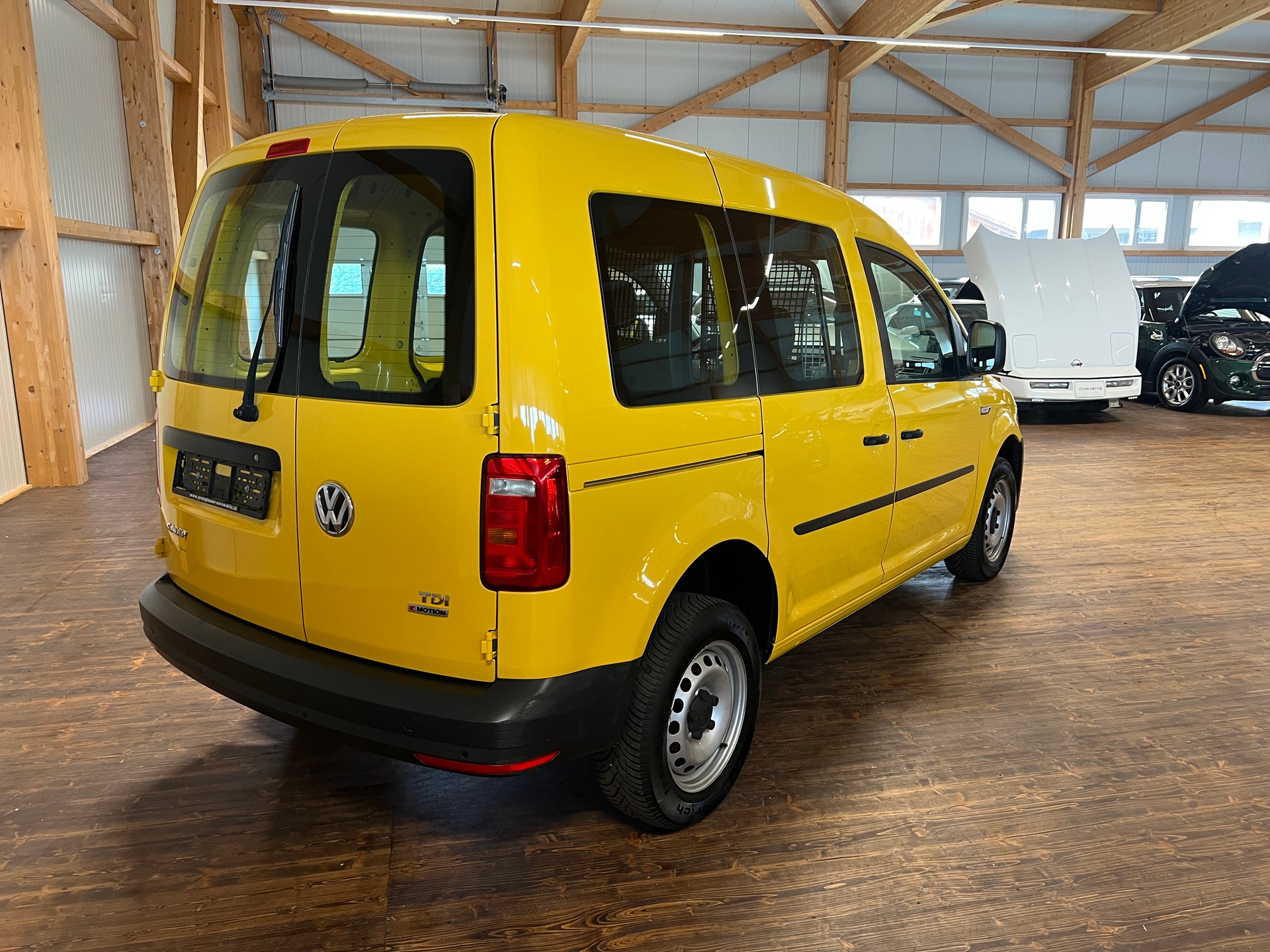 VW Caddy 2.0TDI BlueMotion Technology-image-4