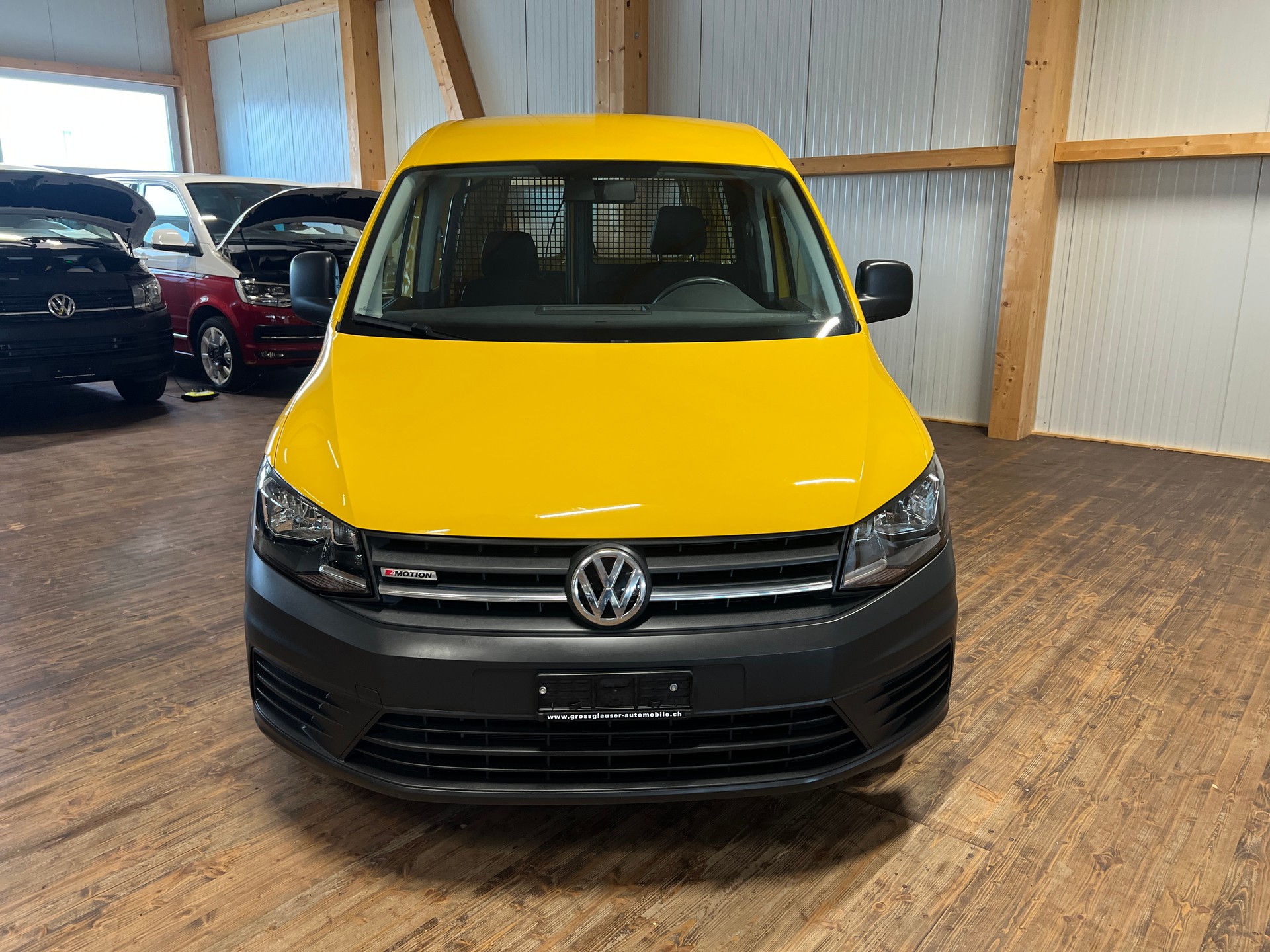 VW Caddy 2.0TDI BlueMotion Technology-showroom-element-1