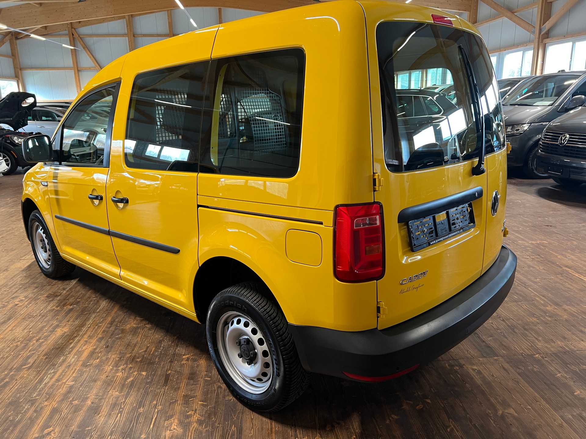 VW Caddy 2.0TDI BlueMotion Technology-image-6