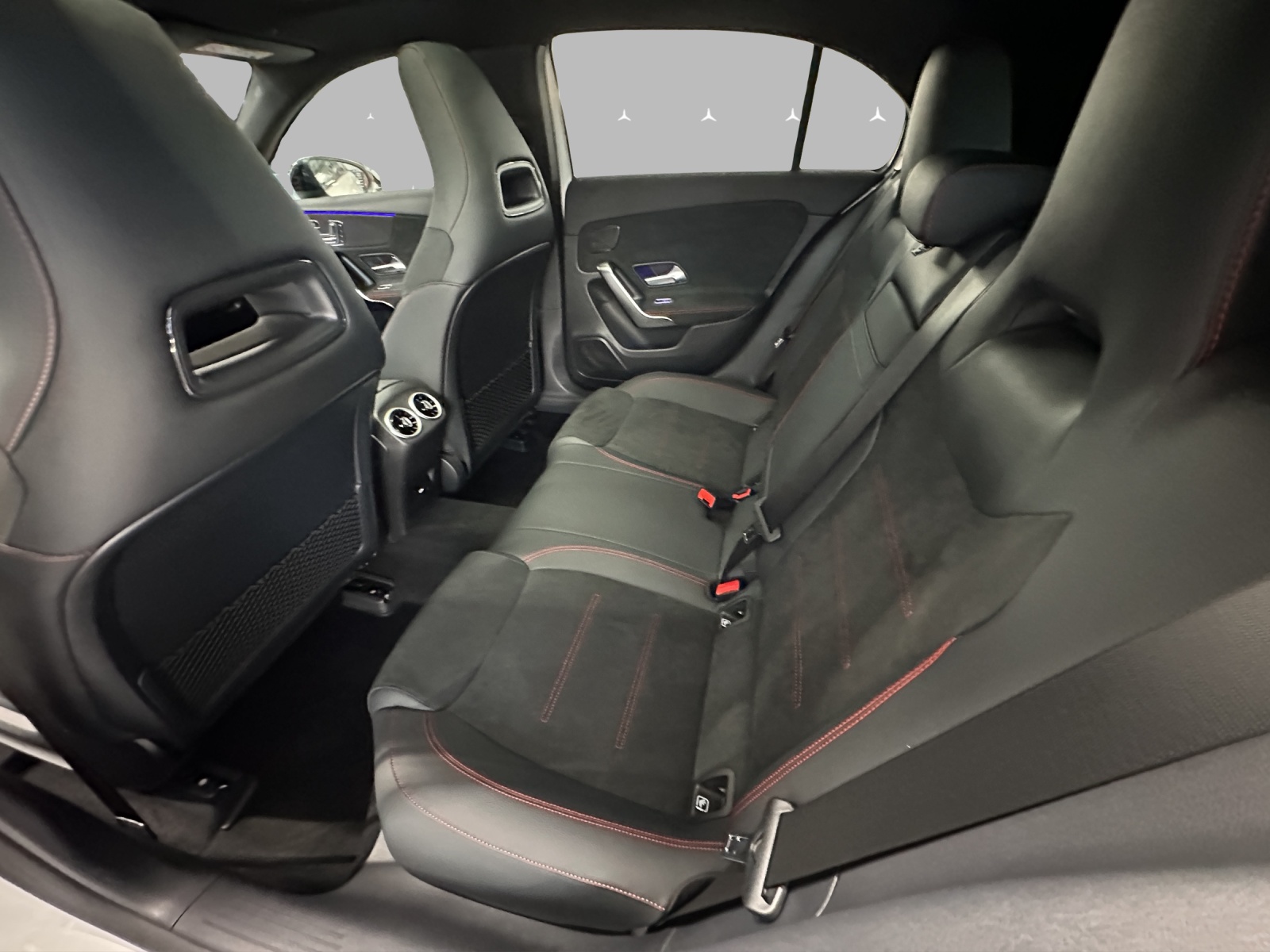 MERCEDES-BENZ A 250 4Matic 8G-DCT-image-10