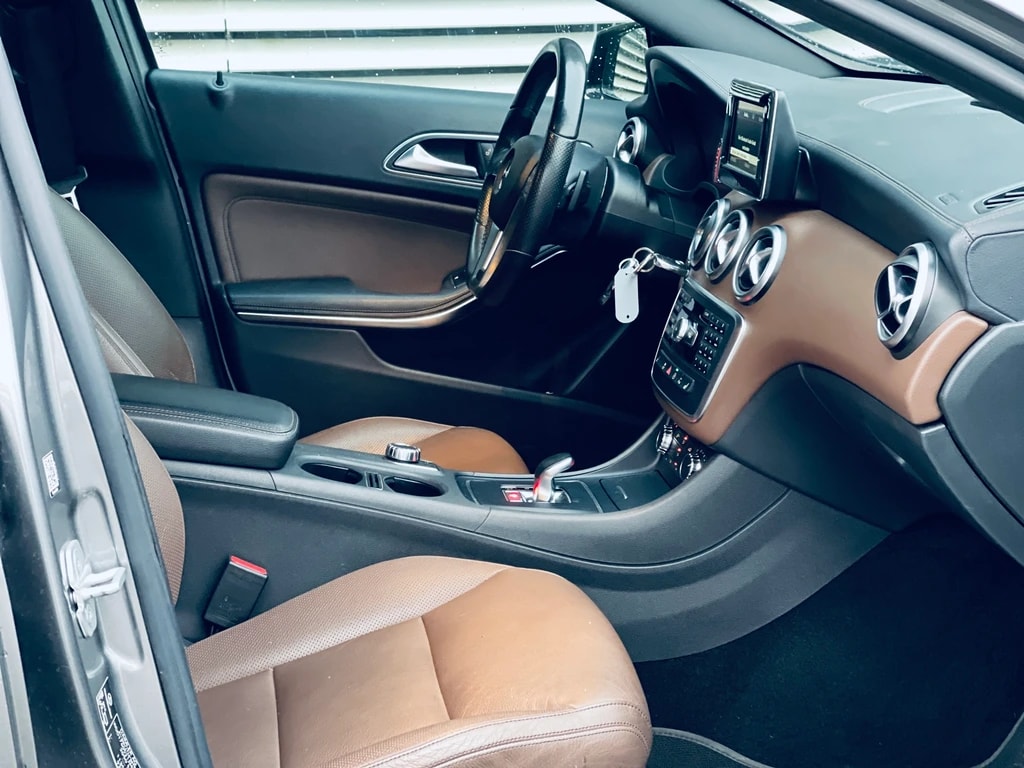 MERCEDES-BENZ A 45 AMG 4Matic Speedshift 7G-DCT-image-5