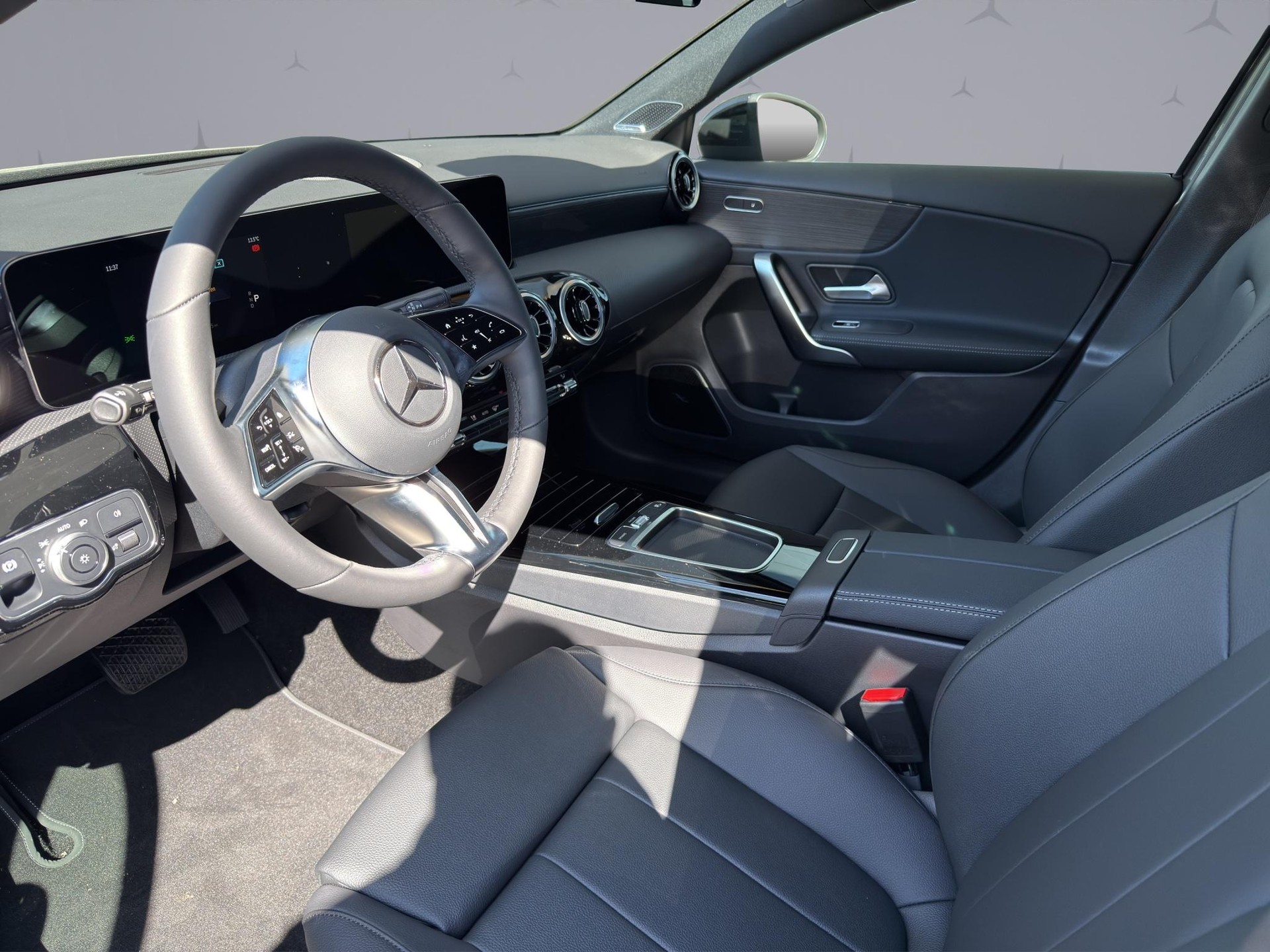 MERCEDES-BENZ A 180 Progressive-image-6
