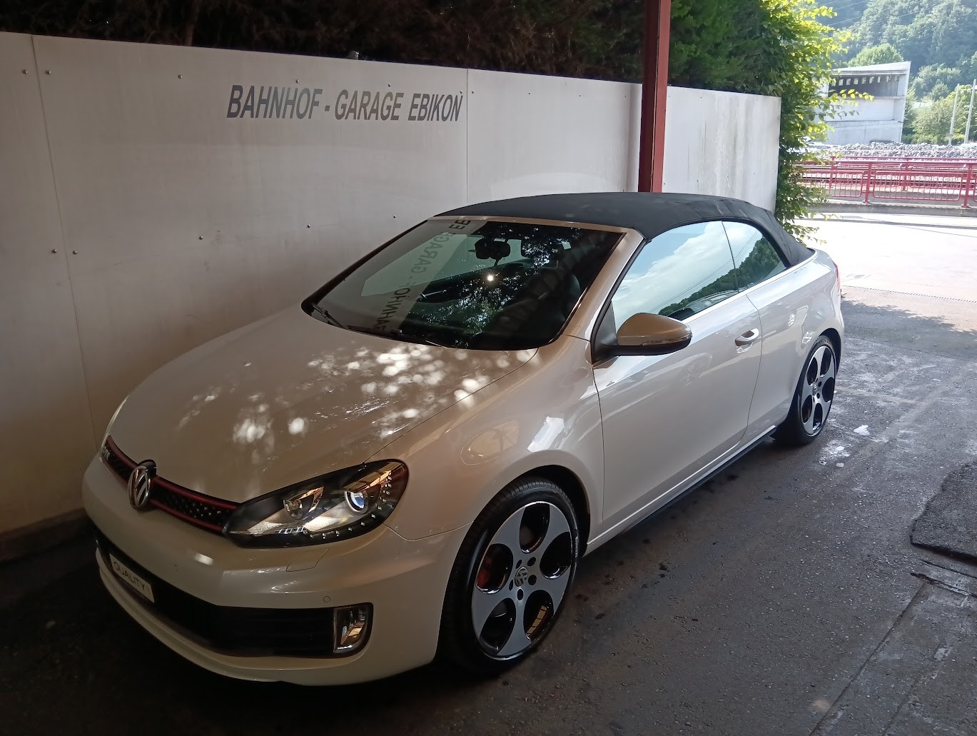 VW Golf Cabrio 2.0 TSI GTI DSG-image-7