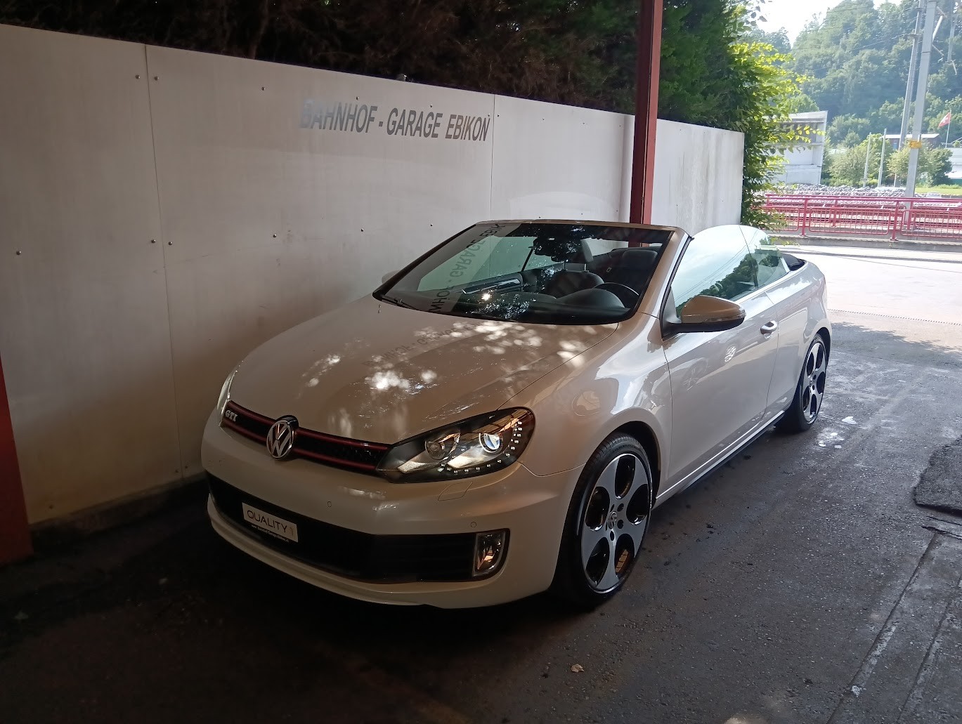 VW Golf Cabrio 2.0 TSI GTI DSG-image-3