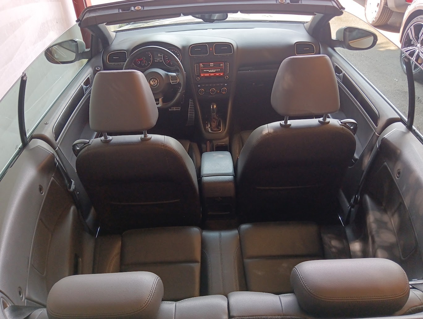 VW Golf Cabrio 2.0 TSI GTI DSG-image-12
