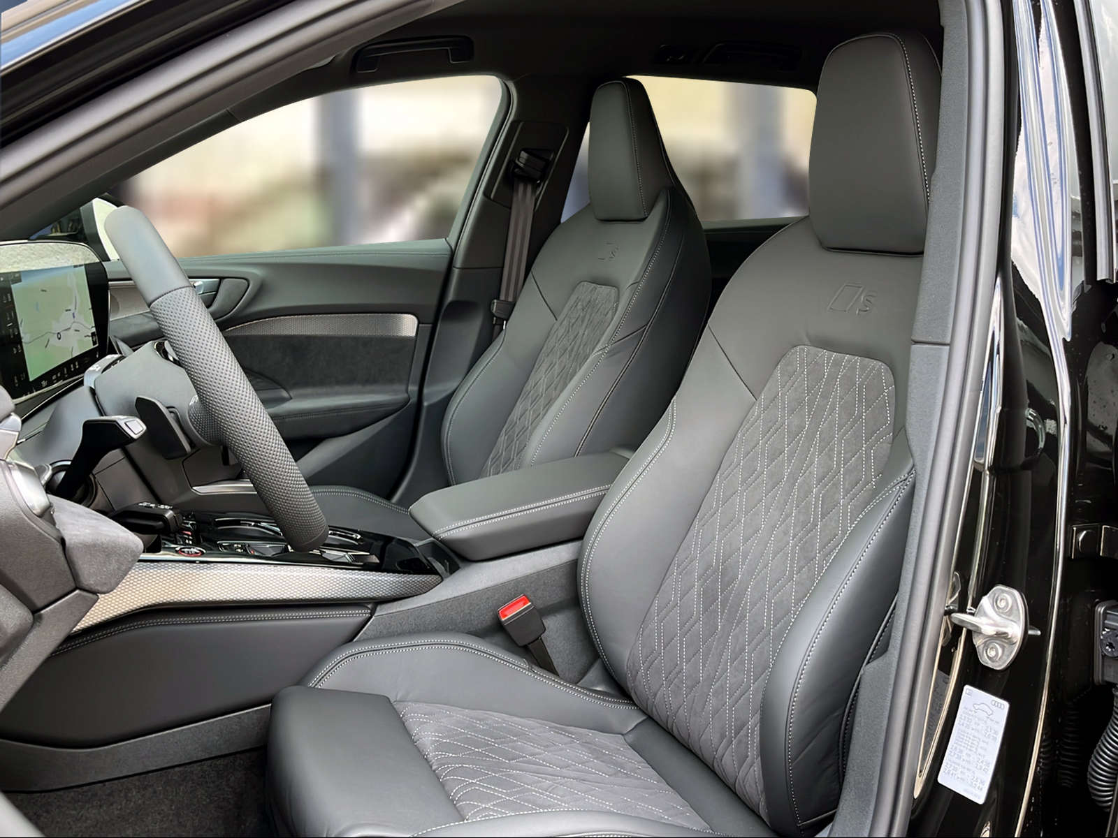 AUDI A5 Avant TFSI quattro 150 kW S tronic Mythosschwarz Metallic-image-8