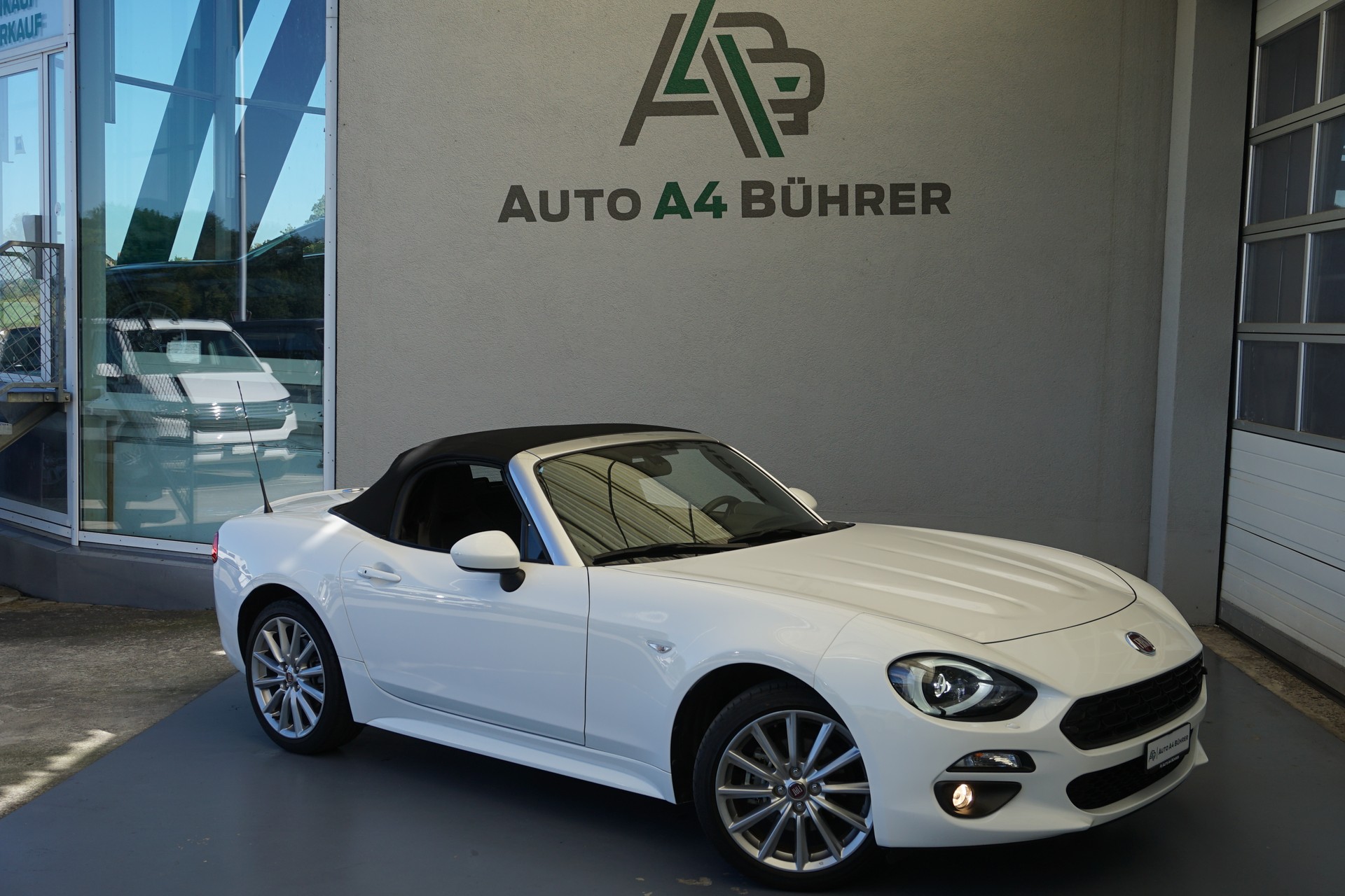 FIAT 124 Spider 1.4 TB Lusso Automat 140PS-image-3