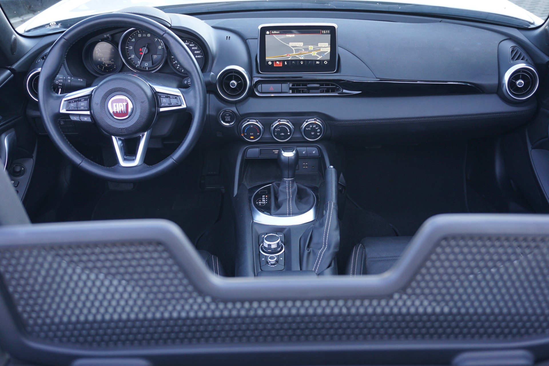 FIAT 124 Spider 1.4 TB Lusso Automat 140PS-image-28