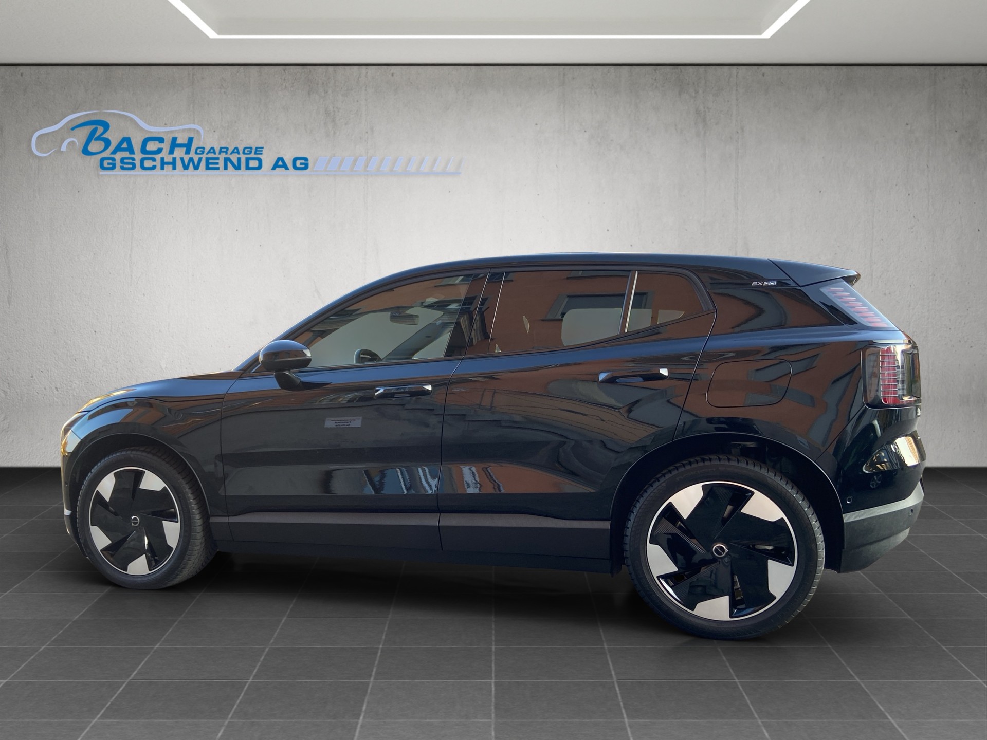 VOLVO EX30 E60 69kWh Twin Ultra-image-5