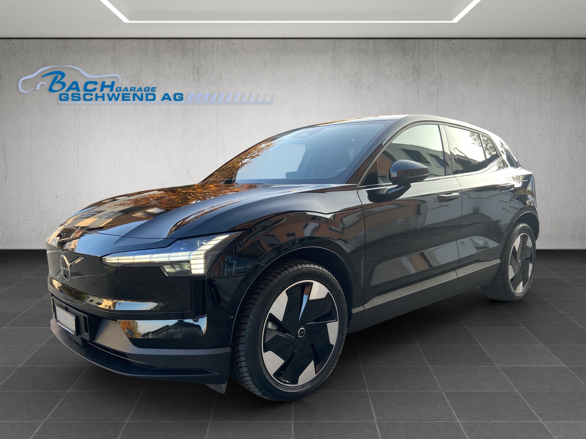 VOLVO EX30 E60 69kWh Twin Ultra-image-0