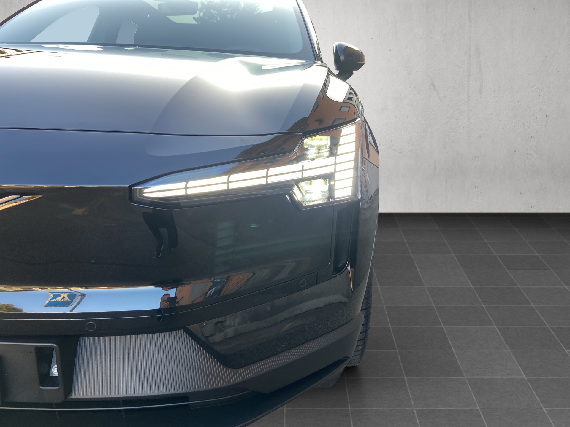 VOLVO EX30 E60 69kWh Twin Ultra-image-6